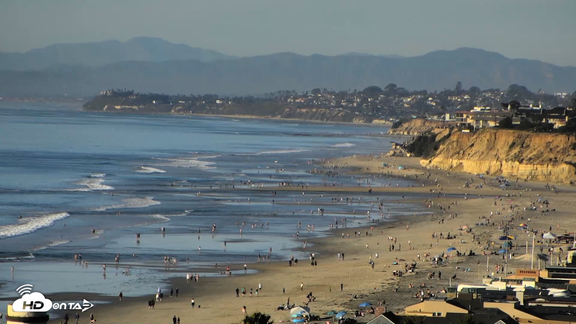 Snapshot of Del Mar Beach Overlook Roaming Live Webcam taken Jan 17, 2026, 3:40pm PST