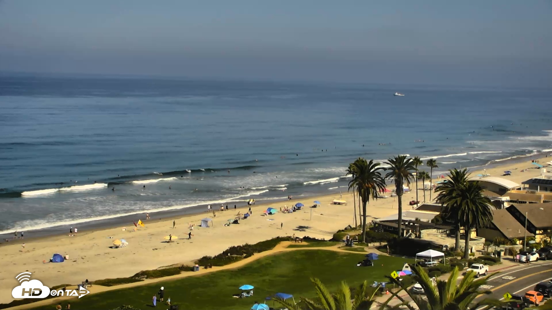 Snapshot of Del Mar Beach Overlook Roaming Live Webcam taken Aug 30, 2025, 9:45am PDT