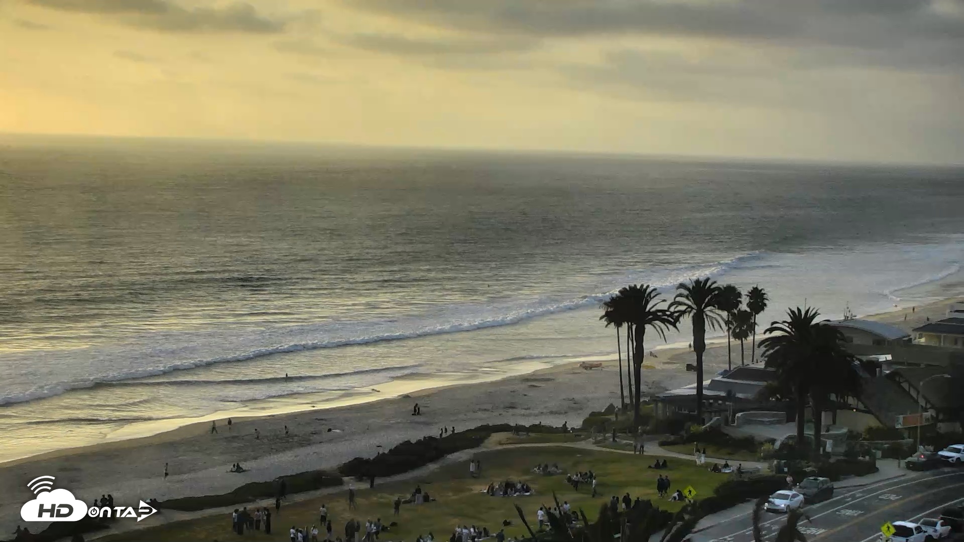 Snapshot of Del Mar Beach Overlook Roaming Live Webcam taken Jun 2, 2026, 7:18pm PDT