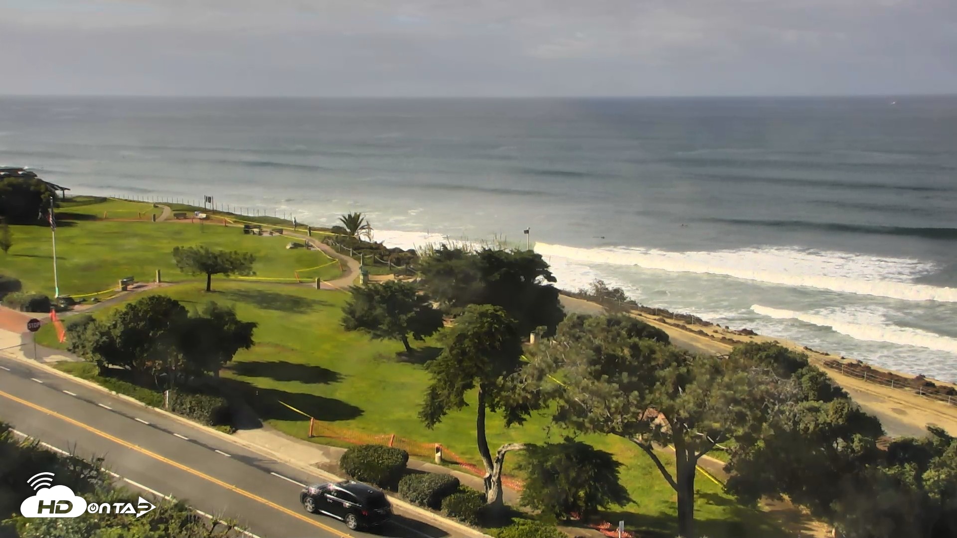 Snapshot of Del Mar Beach Overlook Roaming Live Webcam taken Oct 13, 2026, 9:40am PDT