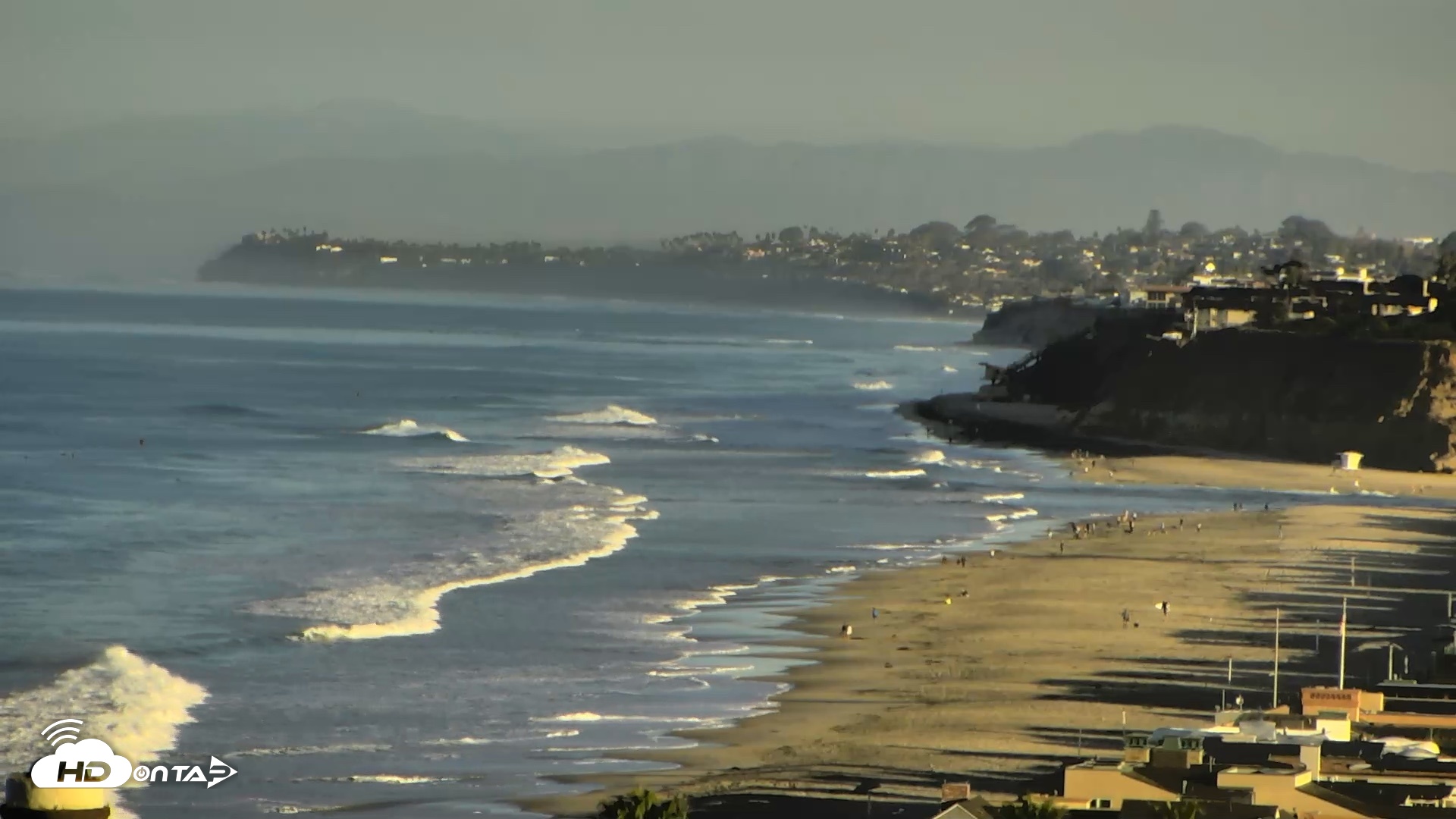 Snapshot of Del Mar Beach Overlook Roaming Live Webcam taken Oct 19, 2026, 7:53am PDT