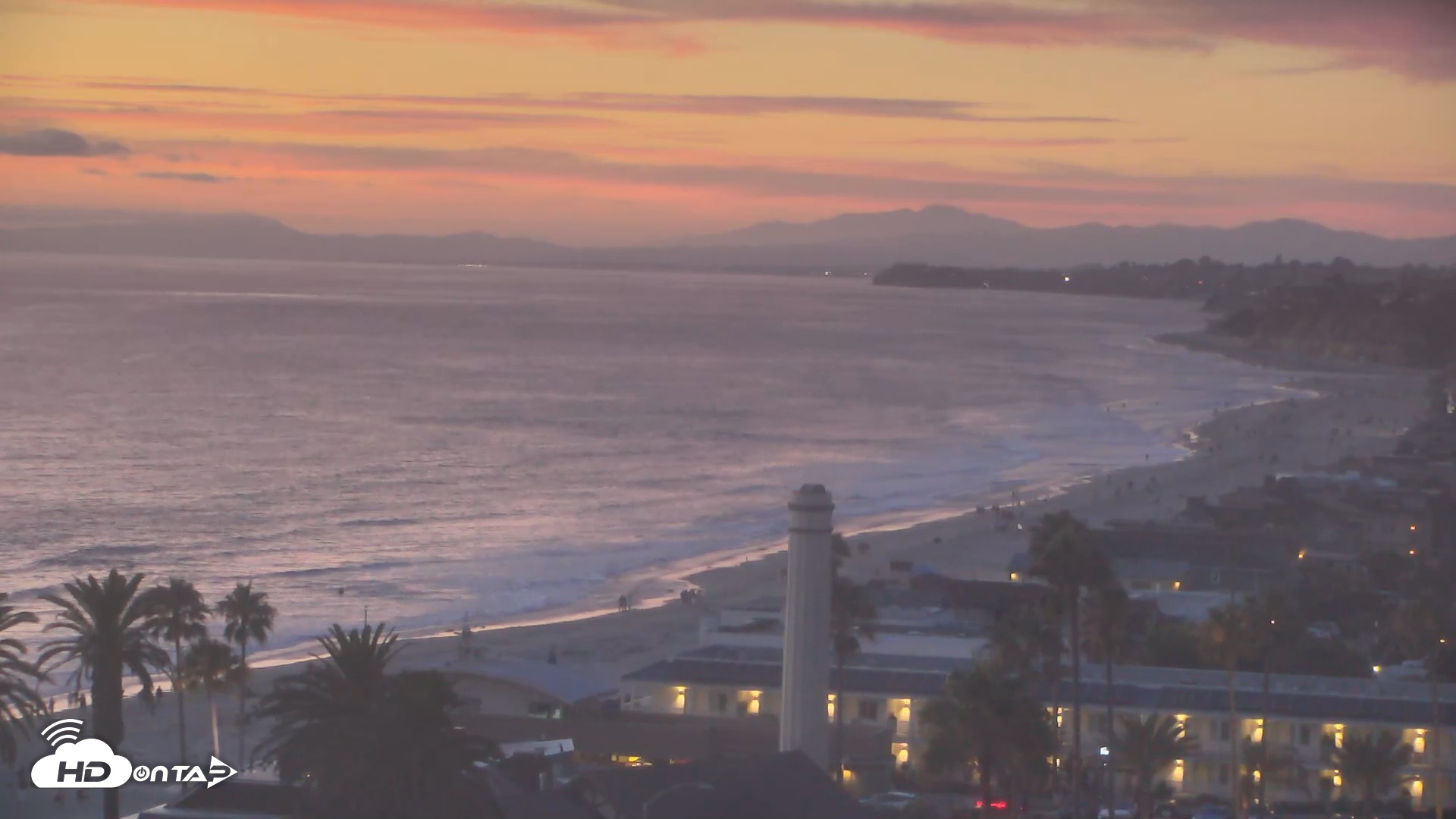 Snapshot of Del Mar Beach Overlook Roaming Live Webcam taken Jul 26, 2025, 8:07pm PDT