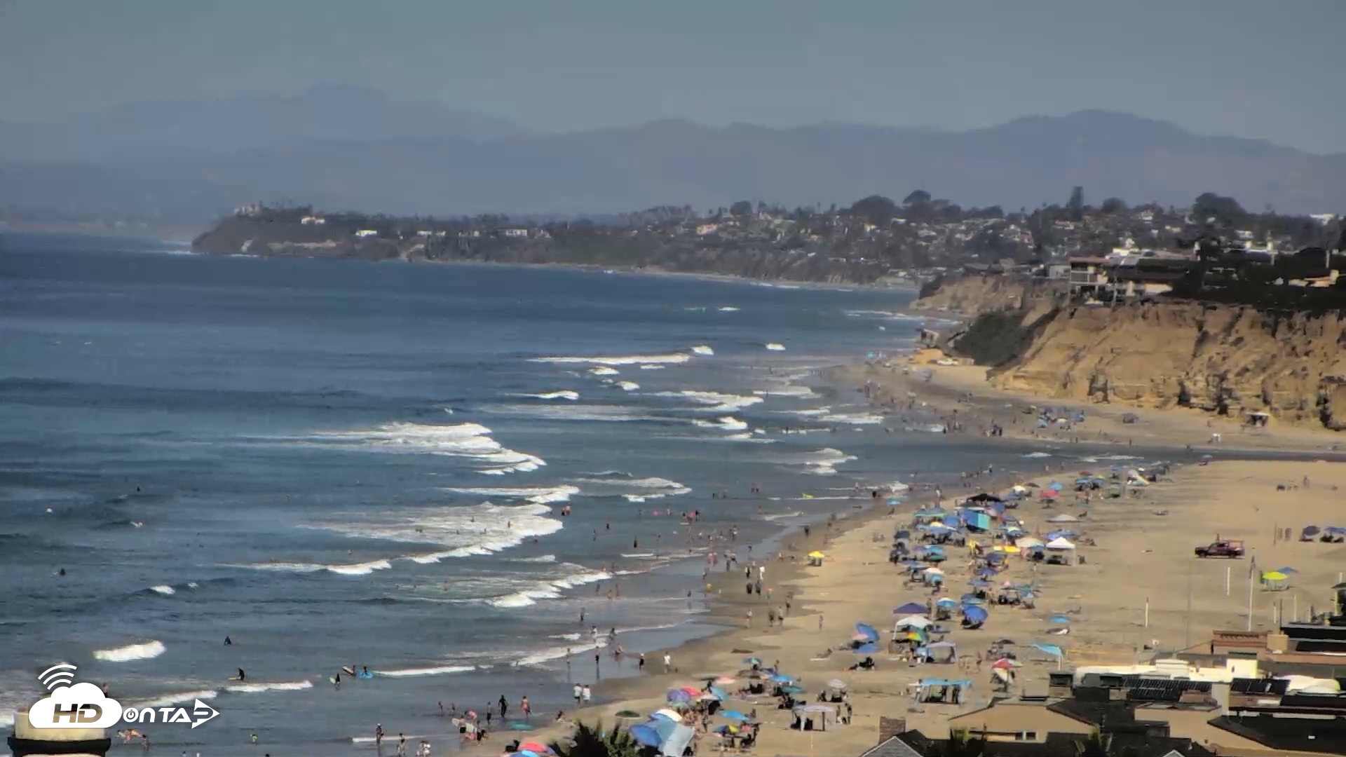 Snapshot of Del Mar Beach Overlook Roaming Live Webcam taken Oct 3, 2026, 11:36am PDT