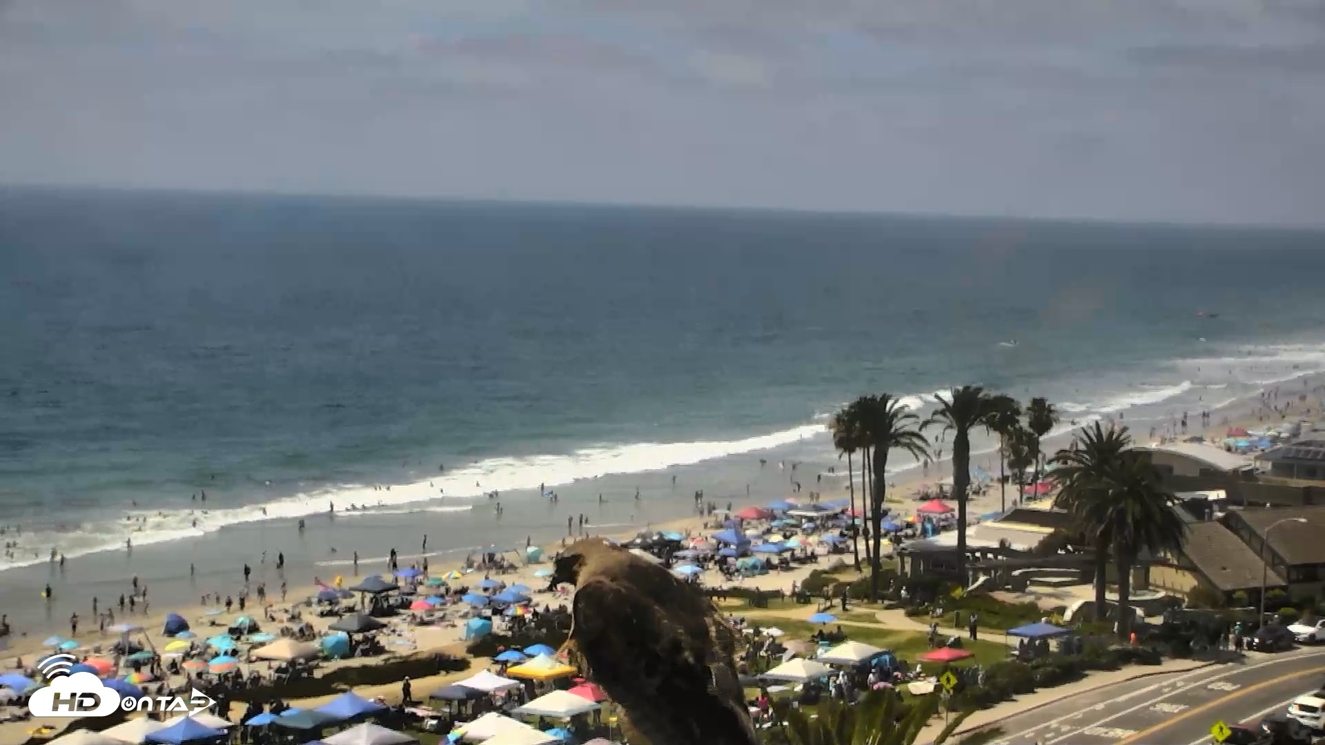 Snapshot of Del Mar Beach Overlook Roaming Live Webcam taken Jul 4, 2026, 2:48pm PDT