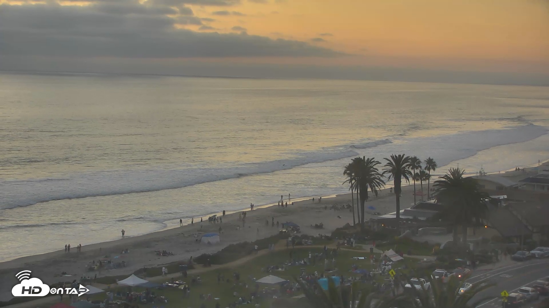 Snapshot of Del Mar Beach Overlook Roaming Live Webcam taken Jul 4, 2025, 8:04pm PDT