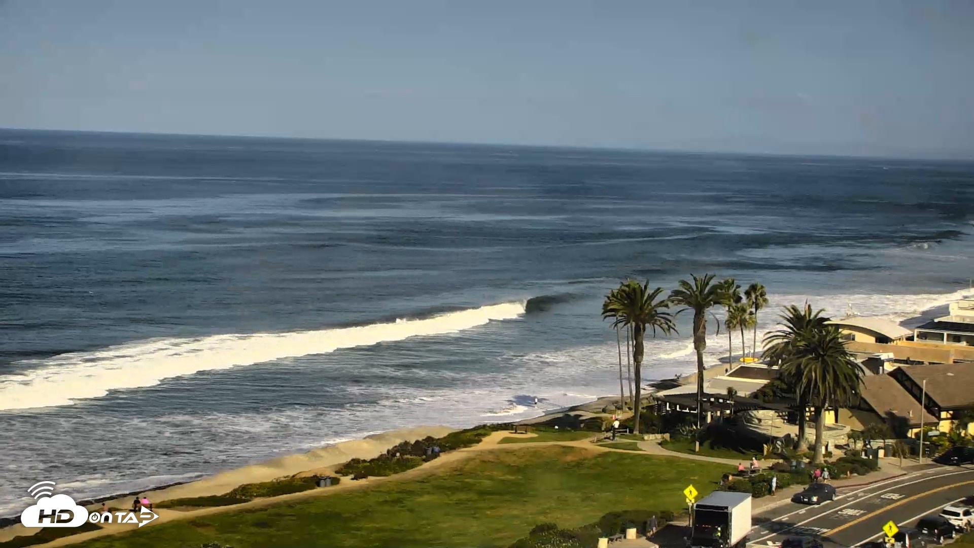 Snapshot of Del Mar Beach Overlook Roaming Live Webcam taken Oct 13, 2026, 9:30am PDT