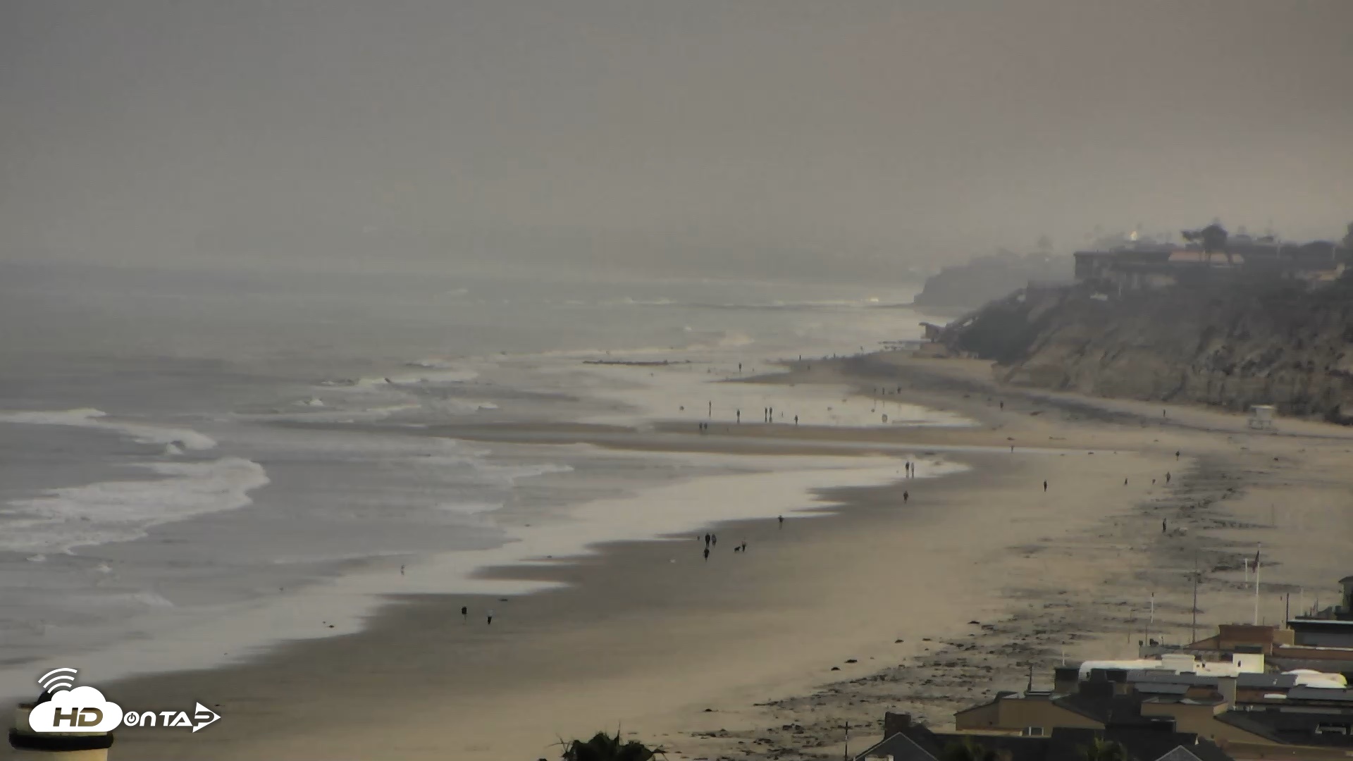 Snapshot of Del Mar Beach Overlook Roaming Live Webcam taken May 20, 2026, 7:00am PDT