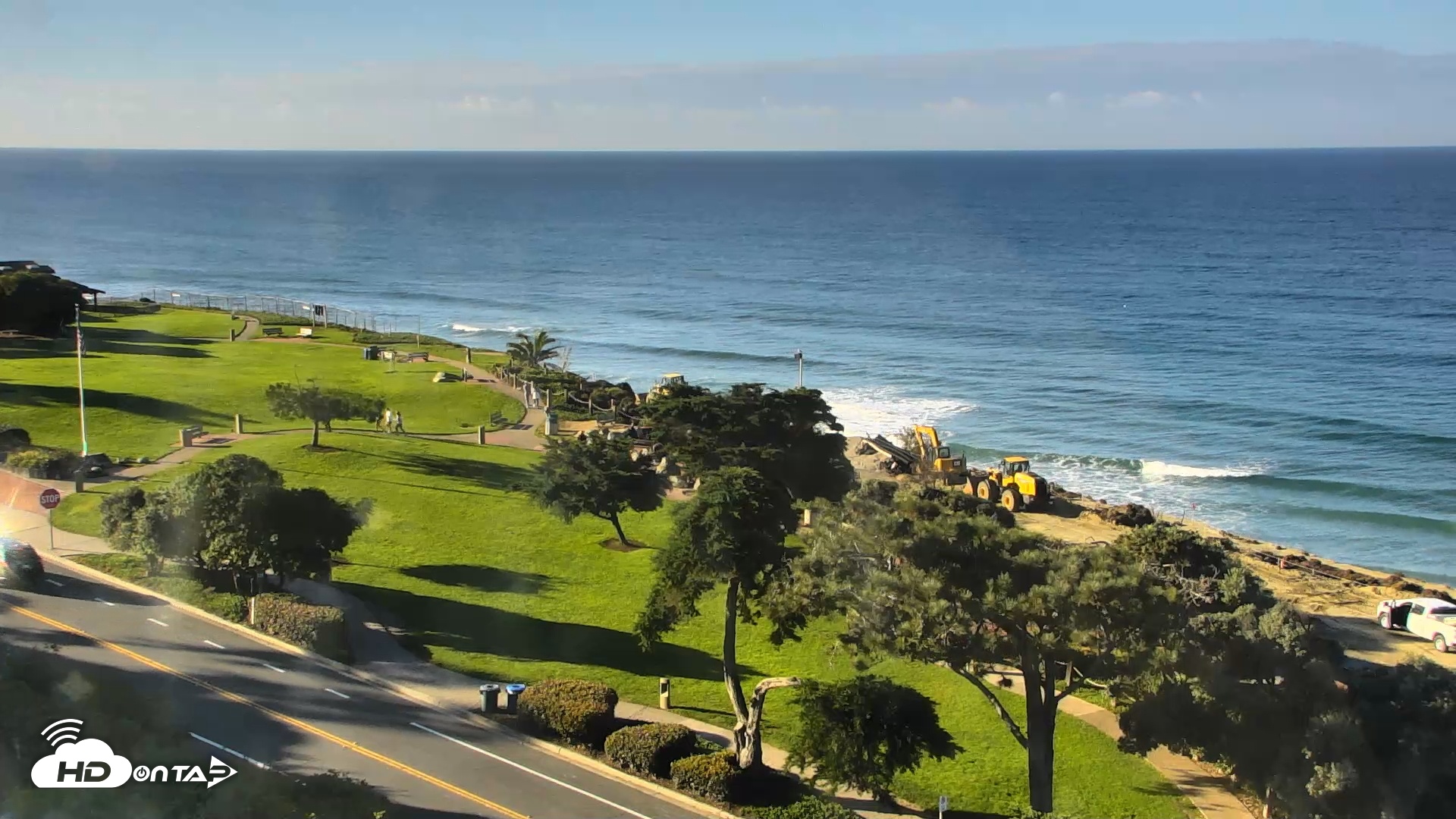 Snapshot of Del Mar Beach Overlook Roaming Live Webcam taken Nov 20, 2025, 8:27am PST