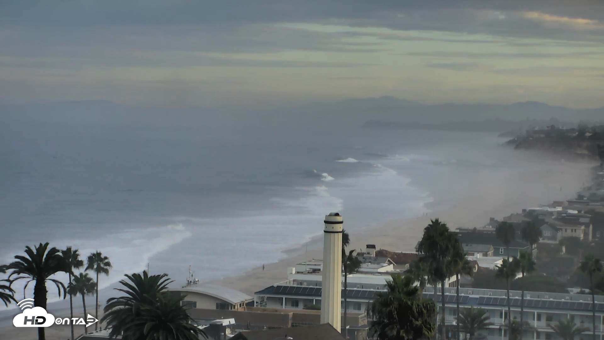 Snapshot of Del Mar Beach Overlook Roaming Live Webcam taken Sep 8, 2026, 7:03am PDT