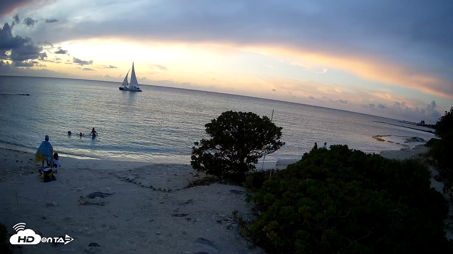 Snapshot of Turks & Caicos Grace Bay Live Webcam taken Jul 20, 2025, 7:36pm EDT