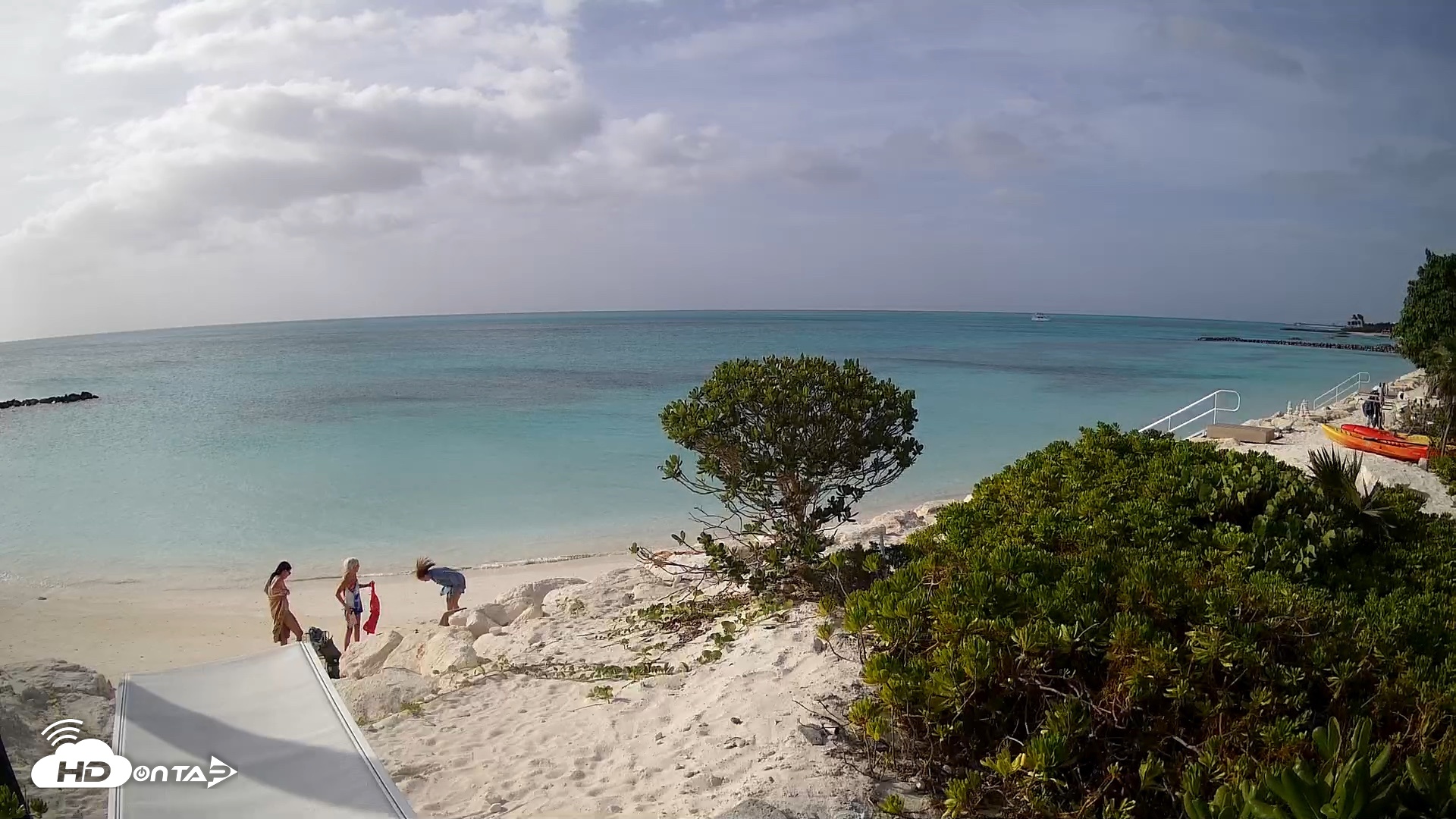 Snapshot of Turks & Caicos Grace Bay Live Webcam taken Aug 14, 2026, 5:14pm EDT