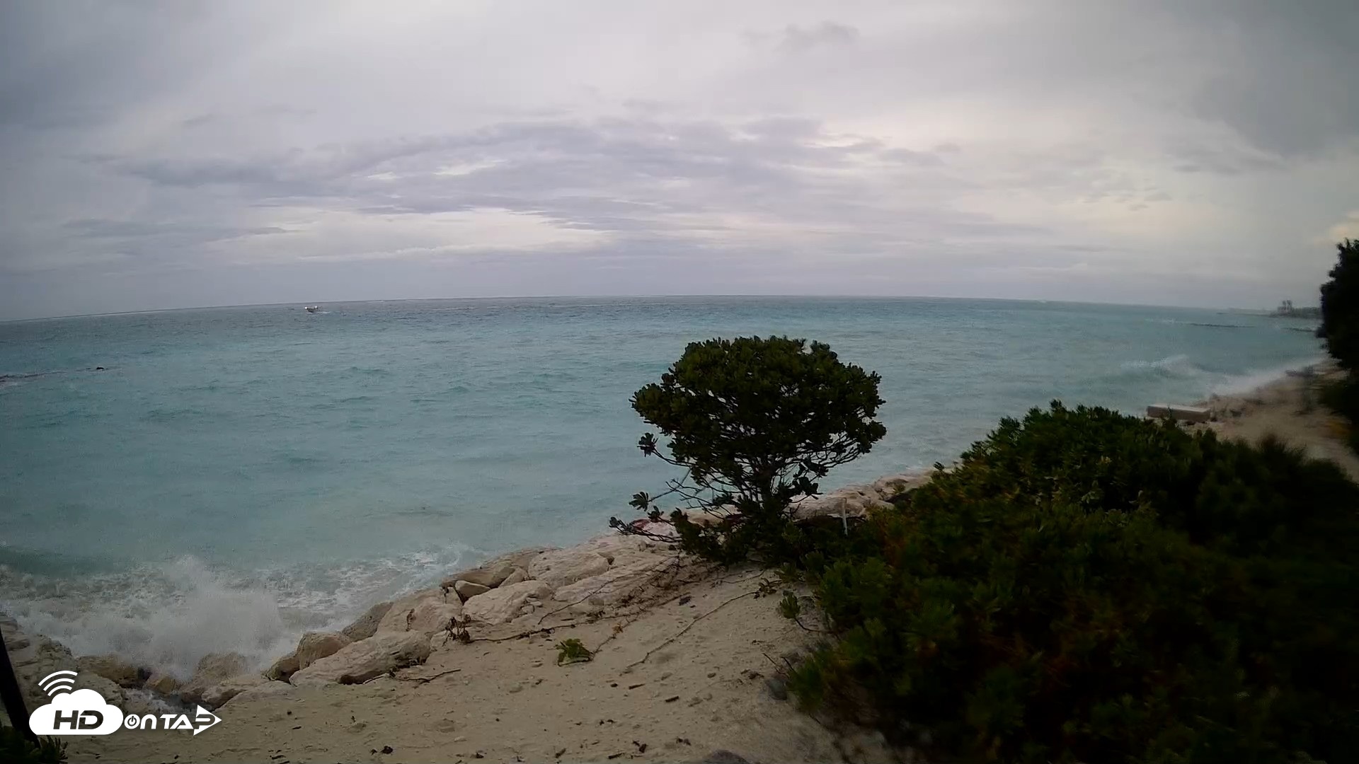 Snapshot of Turks & Caicos Grace Bay Live Webcam taken Oct 23, 2026, 6:27pm EDT