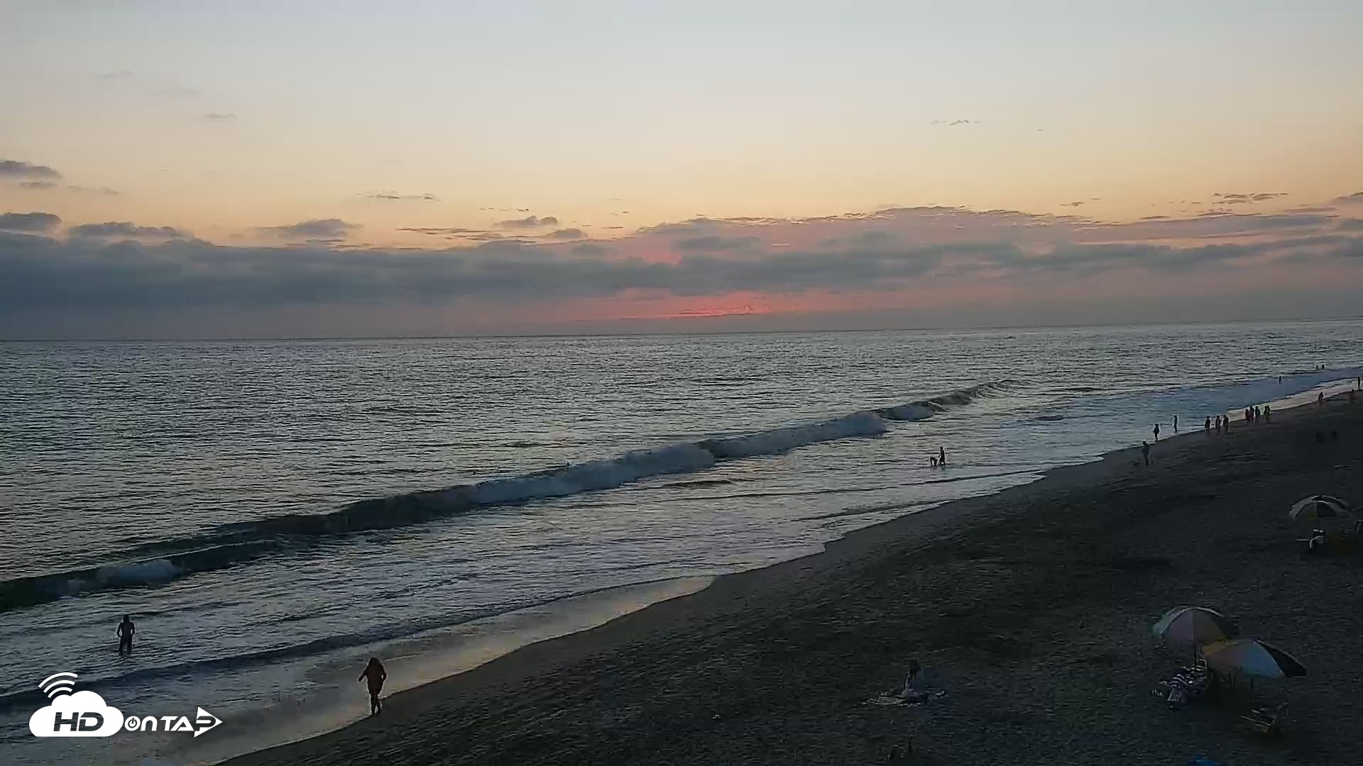 Snapshot of Carlsbad Beach Surf Live Webcam taken Aug 5, 2026, 7:53pm PDT