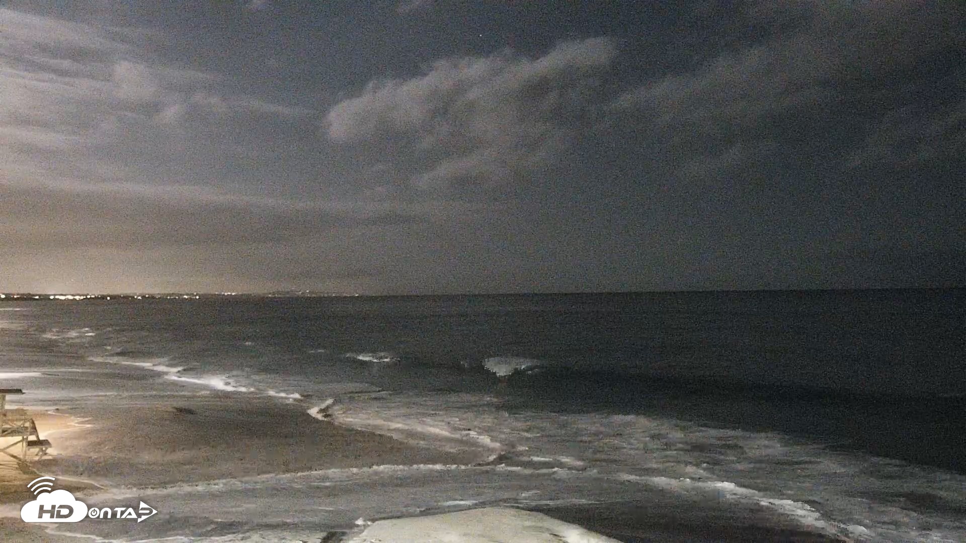 Snapshot of Carlsbad Beach Surf Live Webcam taken Jun 30, 2026, 11:26pm PDT