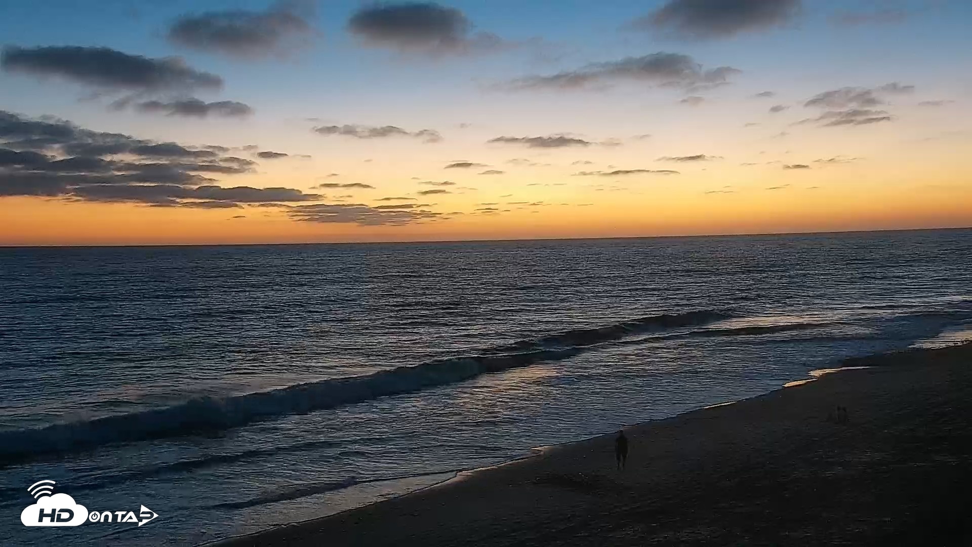 Snapshot of Carlsbad Beach Surf Live Webcam taken Sep 1, 2026, 7:46pm PDT