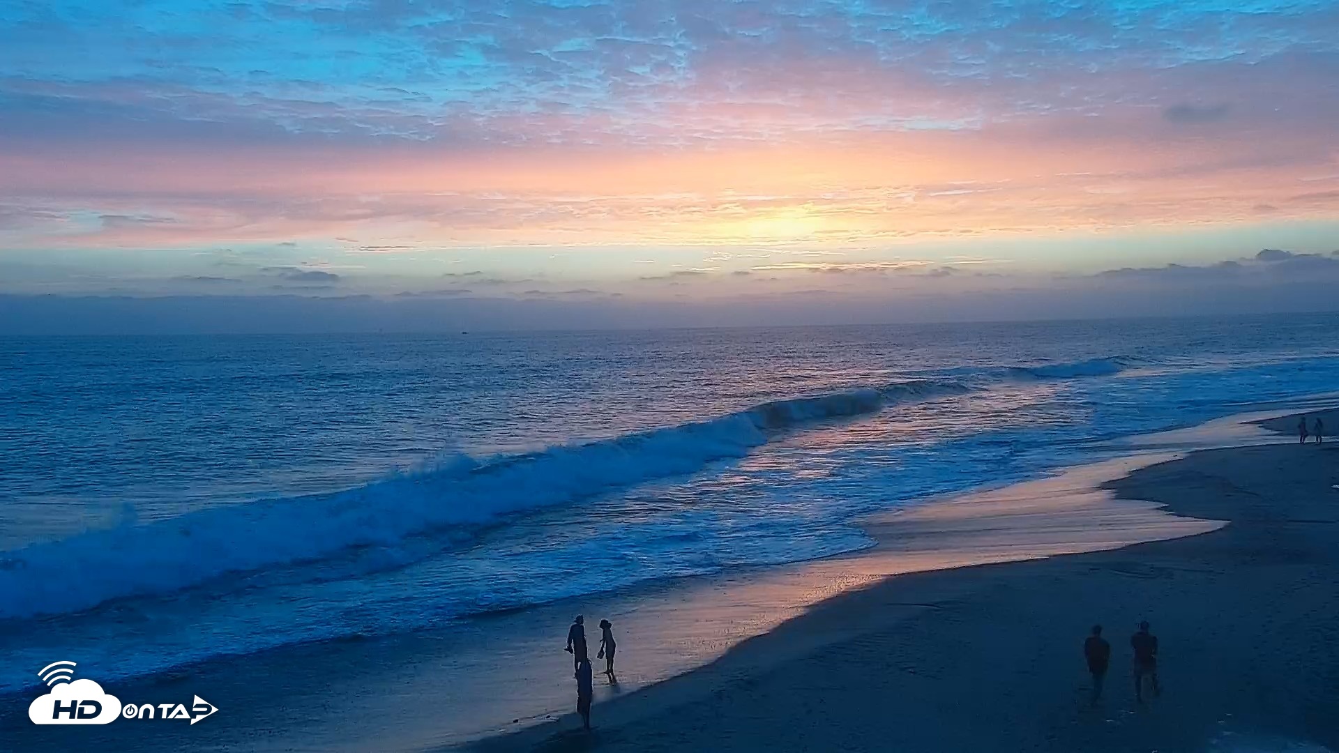 Snapshot of Carlsbad Beach Surf Live Webcam taken Jul 25, 2026, 8:04pm PDT