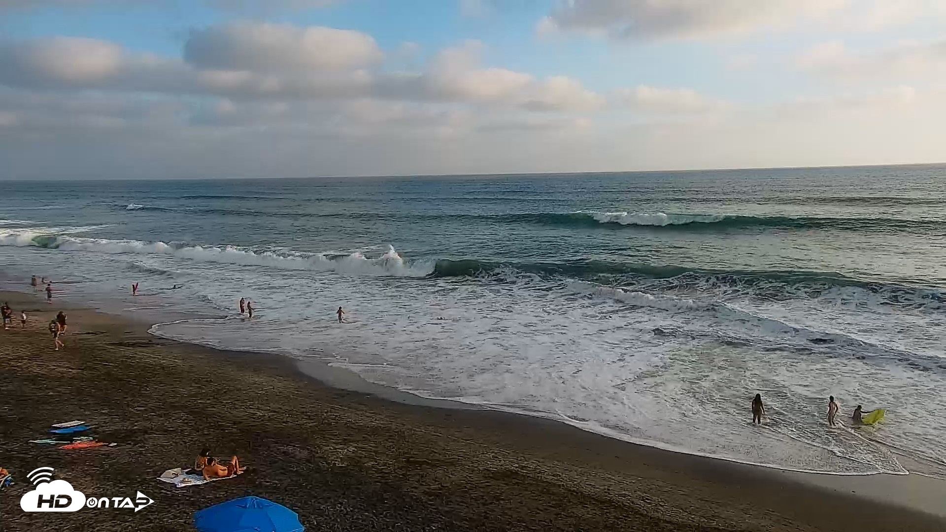 Snapshot of Carlsbad Beach Surf Live Webcam taken Aug 30, 2026, 6:29pm PDT