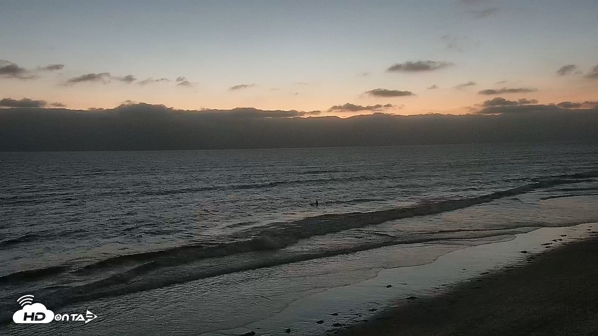 Snapshot of Carlsbad Beach Surf Live Webcam taken Sep 14, 2026, 7:31pm PDT