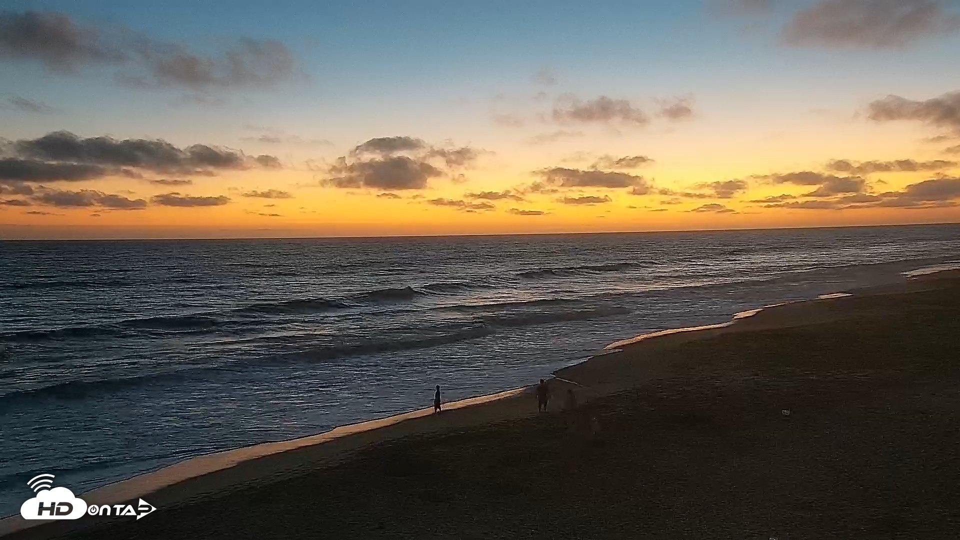 Snapshot of Carlsbad Beach Surf Live Webcam taken Jul 6, 2026, 8:35pm PDT