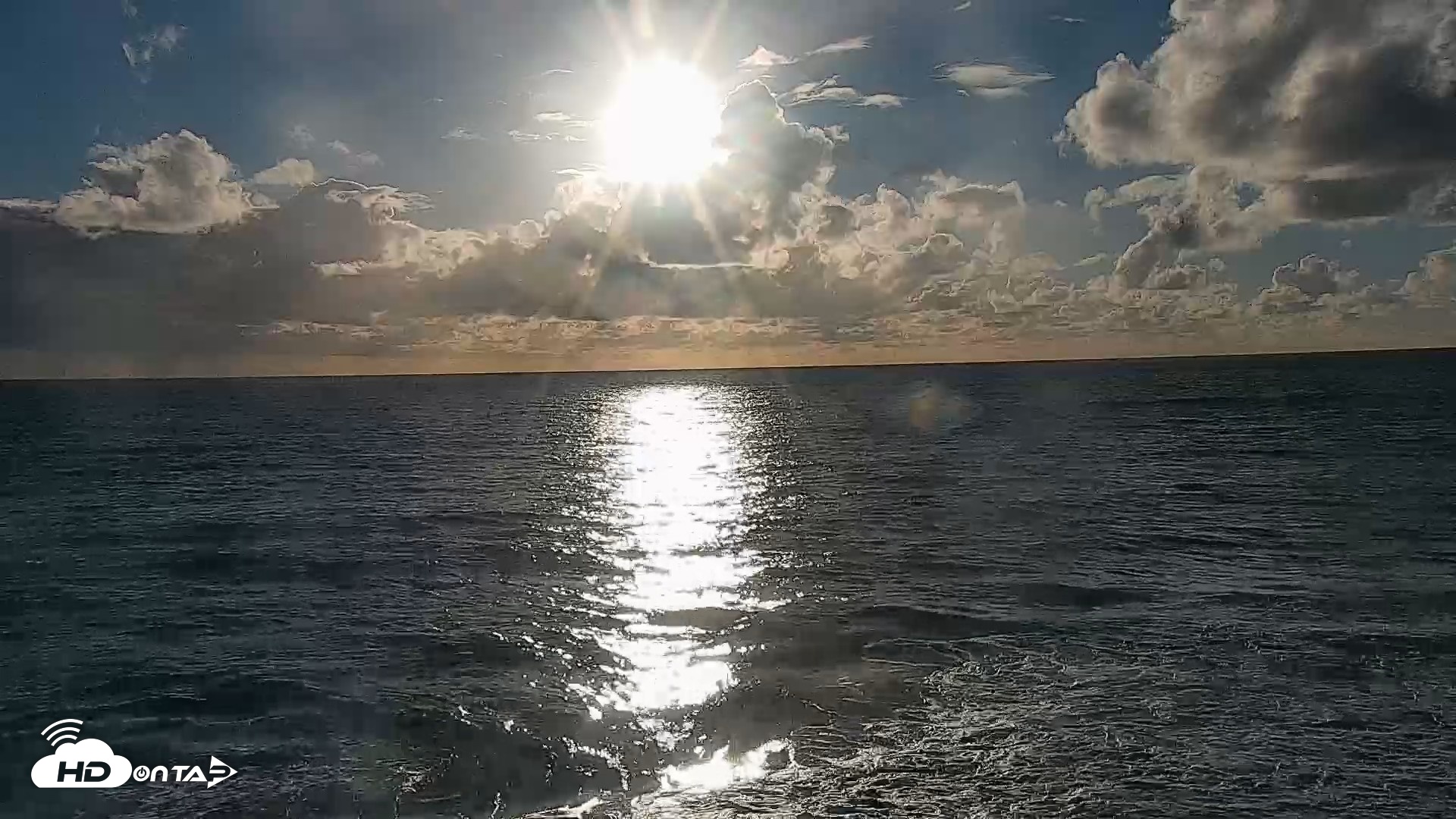 Snapshot of Carlsbad Beach Surf Live Webcam taken Oct 22, 2026, 5:20pm PDT