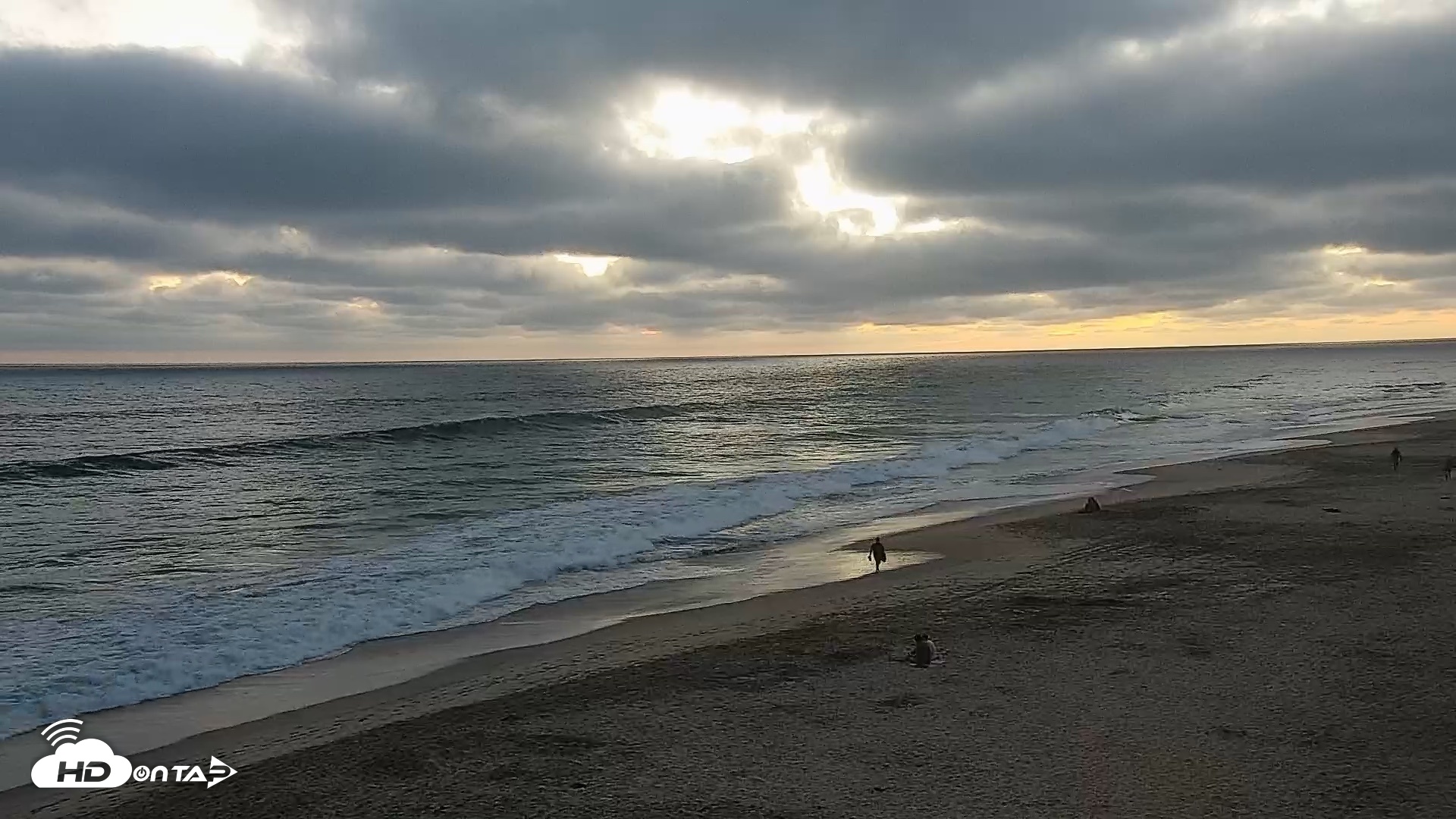 Snapshot of Carlsbad Beach Surf Live Webcam taken Jul 5, 2026, 8:20pm PDT