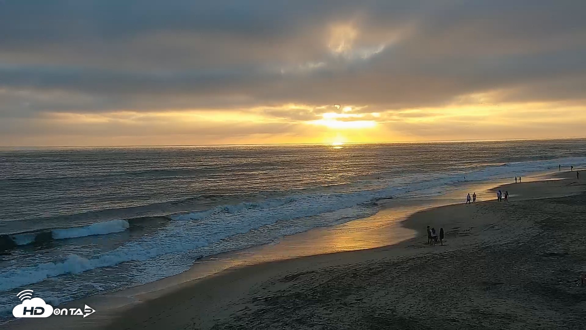 Snapshot of Carlsbad Beach Surf Live Webcam taken Jul 8, 2026, 7:43pm PDT
