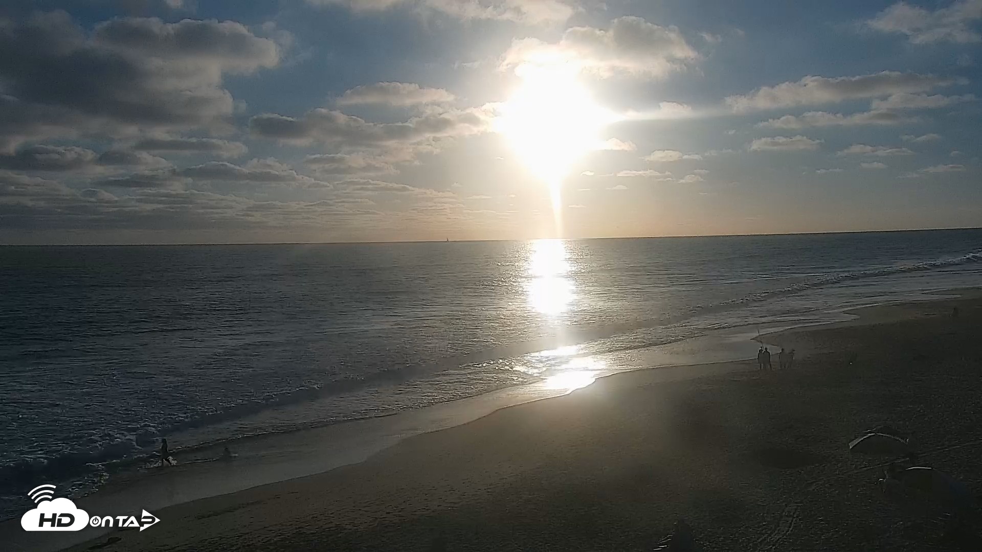 Snapshot of Carlsbad Beach Surf Live Webcam taken Jun 21, 2026, 7:23pm PDT
