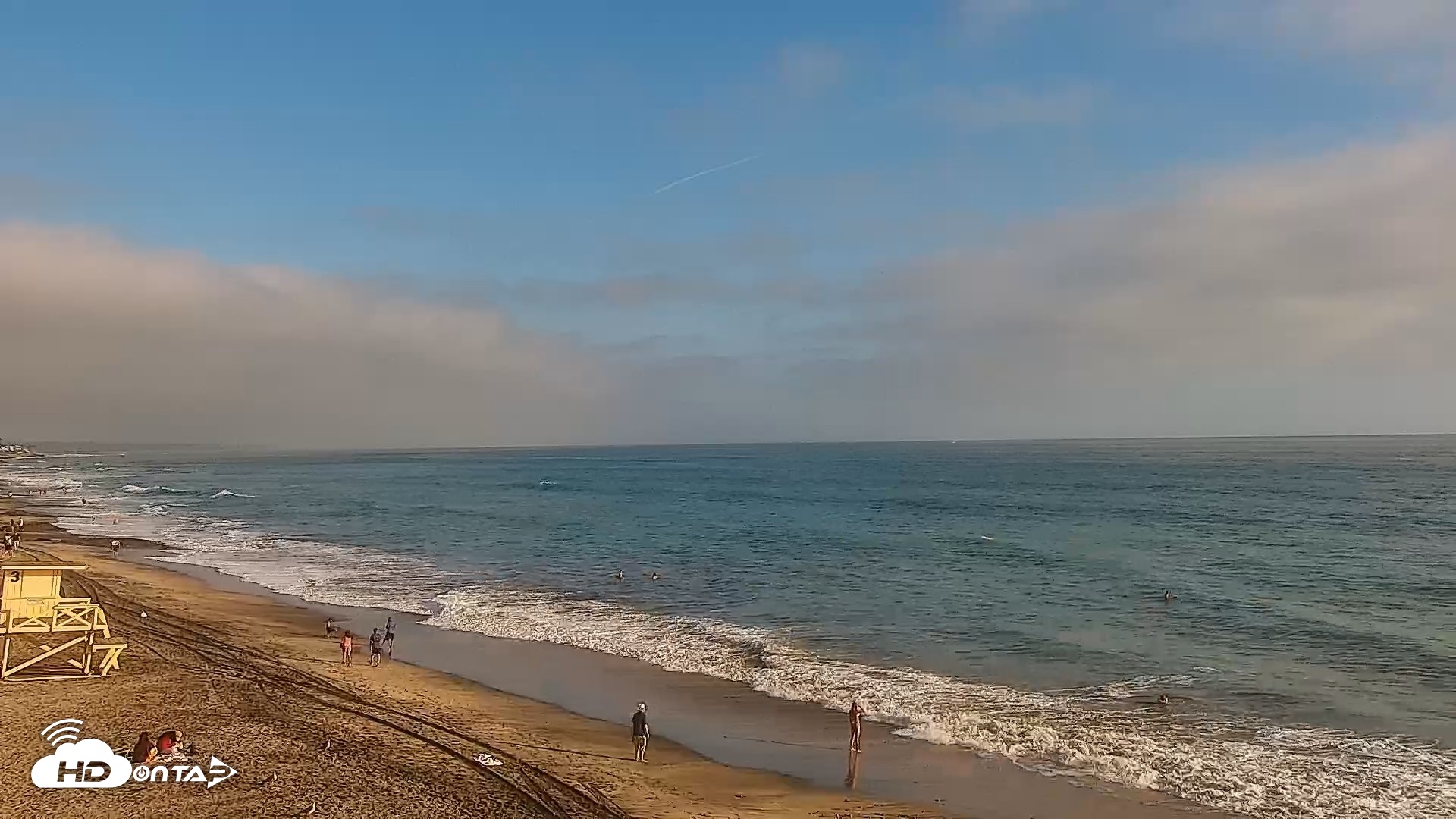 Snapshot of Carlsbad Beach Surf Live Webcam taken Aug 18, 2026, 6:12pm PDT