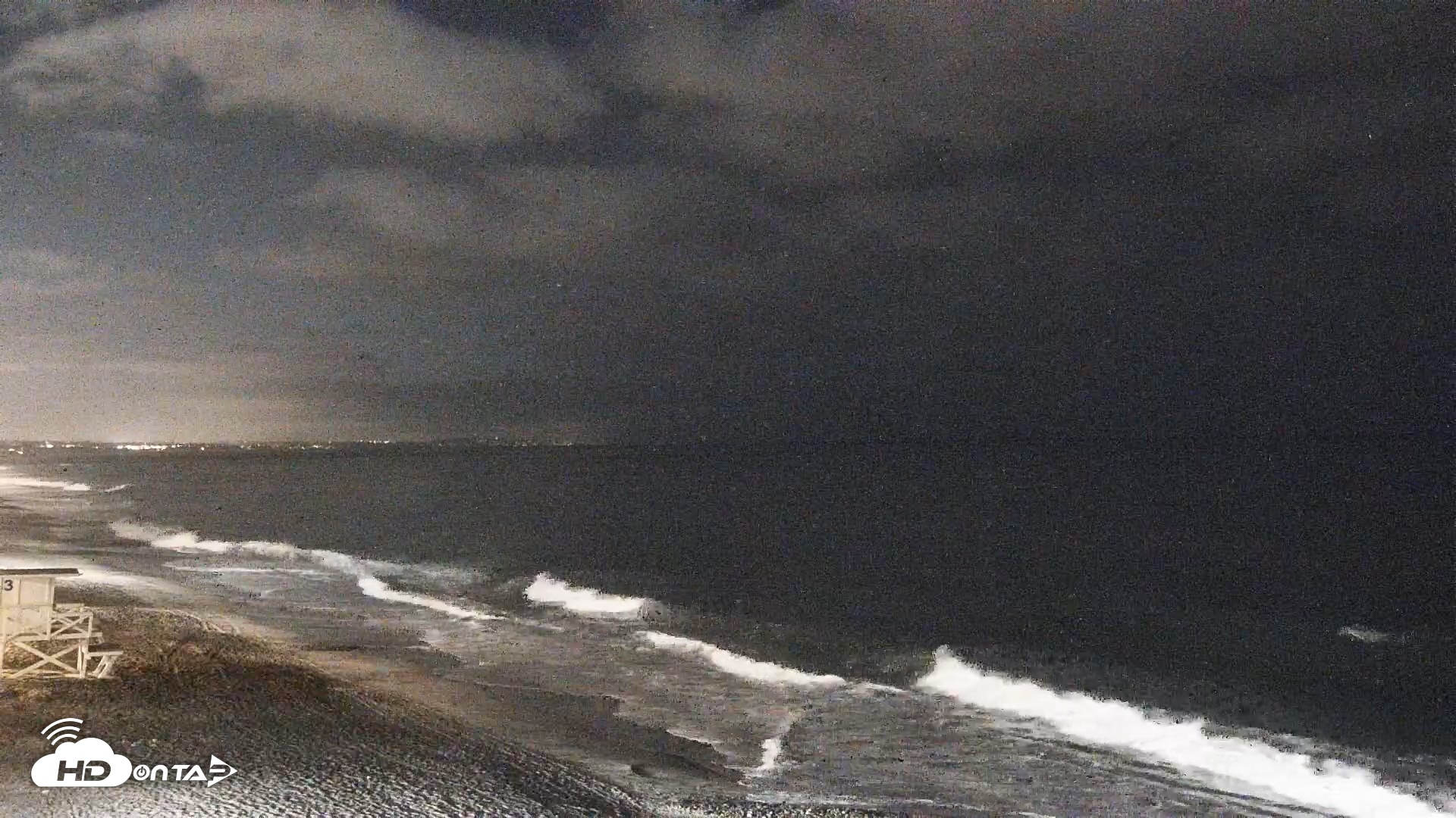 Snapshot of Carlsbad Beach Surf Live Webcam taken Sep 2, 2026, 12:11am PDT