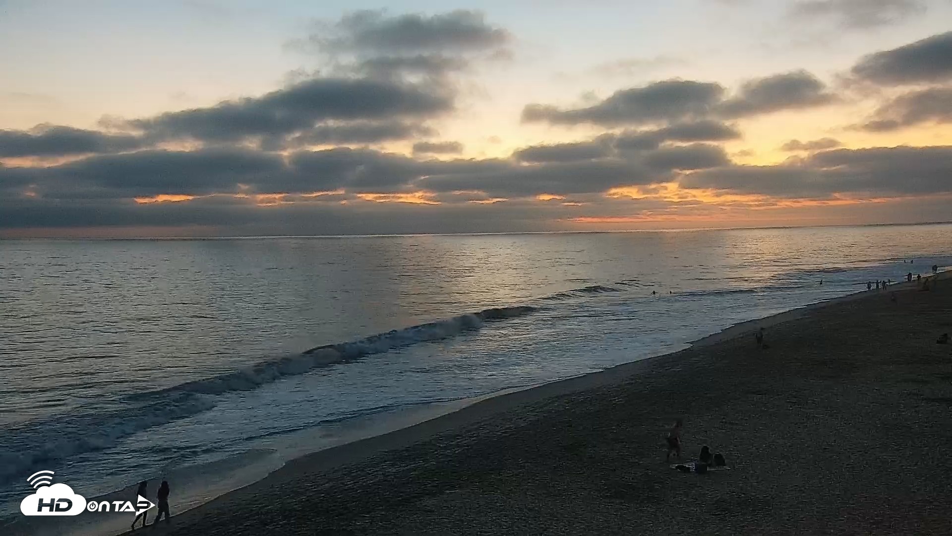 Snapshot of Carlsbad Beach Surf Live Webcam taken Jul 19, 2026, 8:23pm PDT