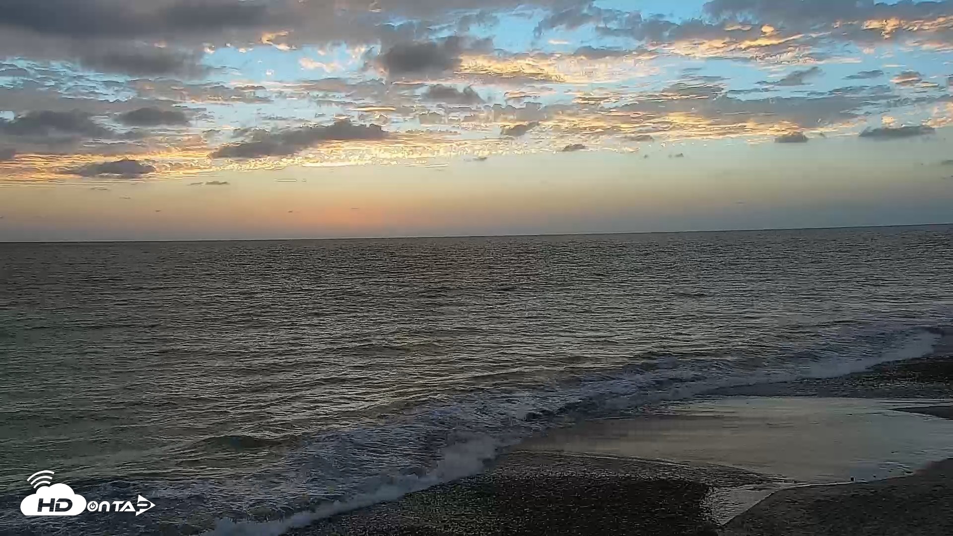 Snapshot of Carlsbad Beach Surf Live Webcam taken Sep 20, 2026, 6:49pm PDT
