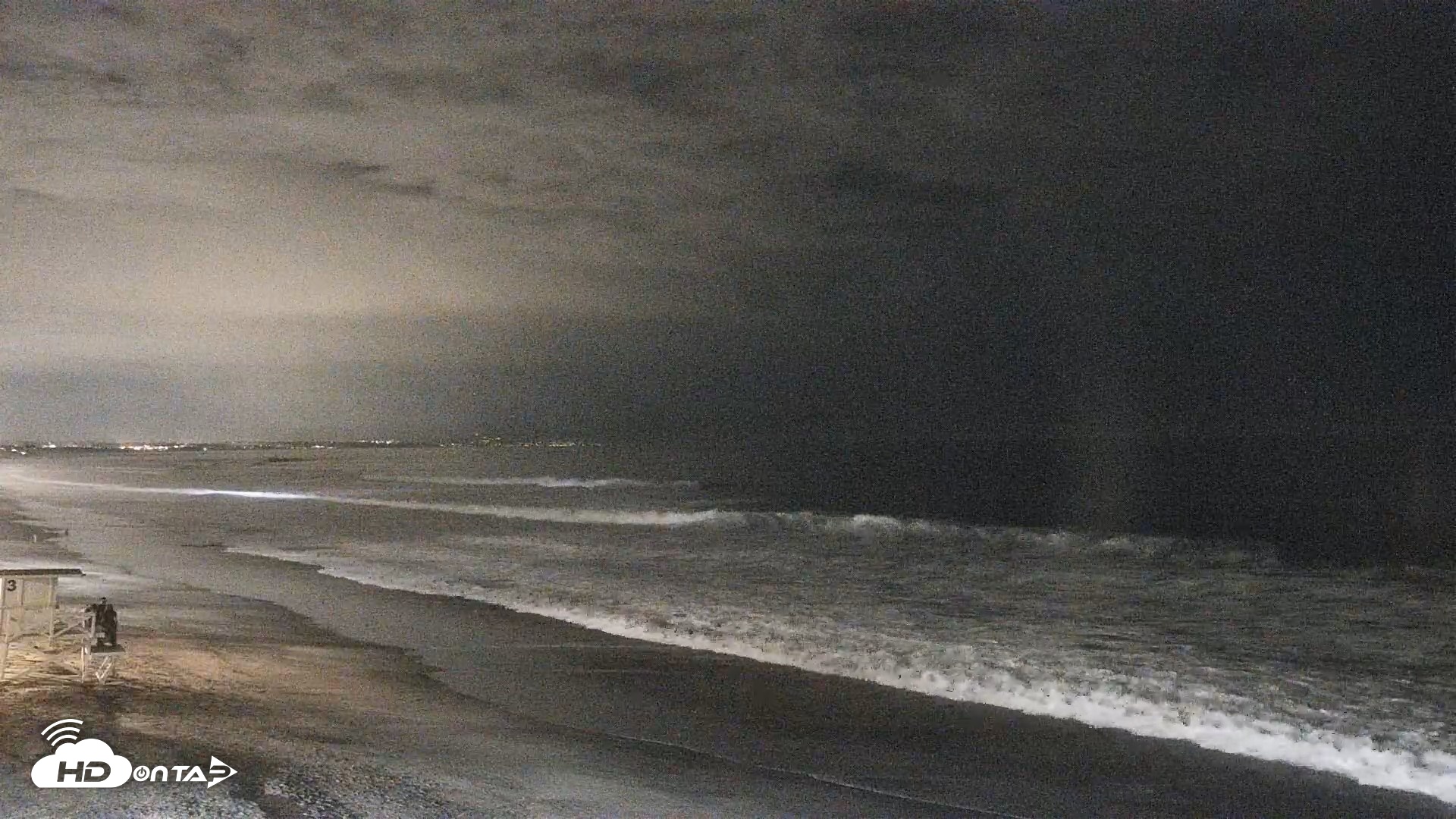 Snapshot of Carlsbad Beach Surf Live Webcam taken Sep 5, 2026, 11:35pm PDT