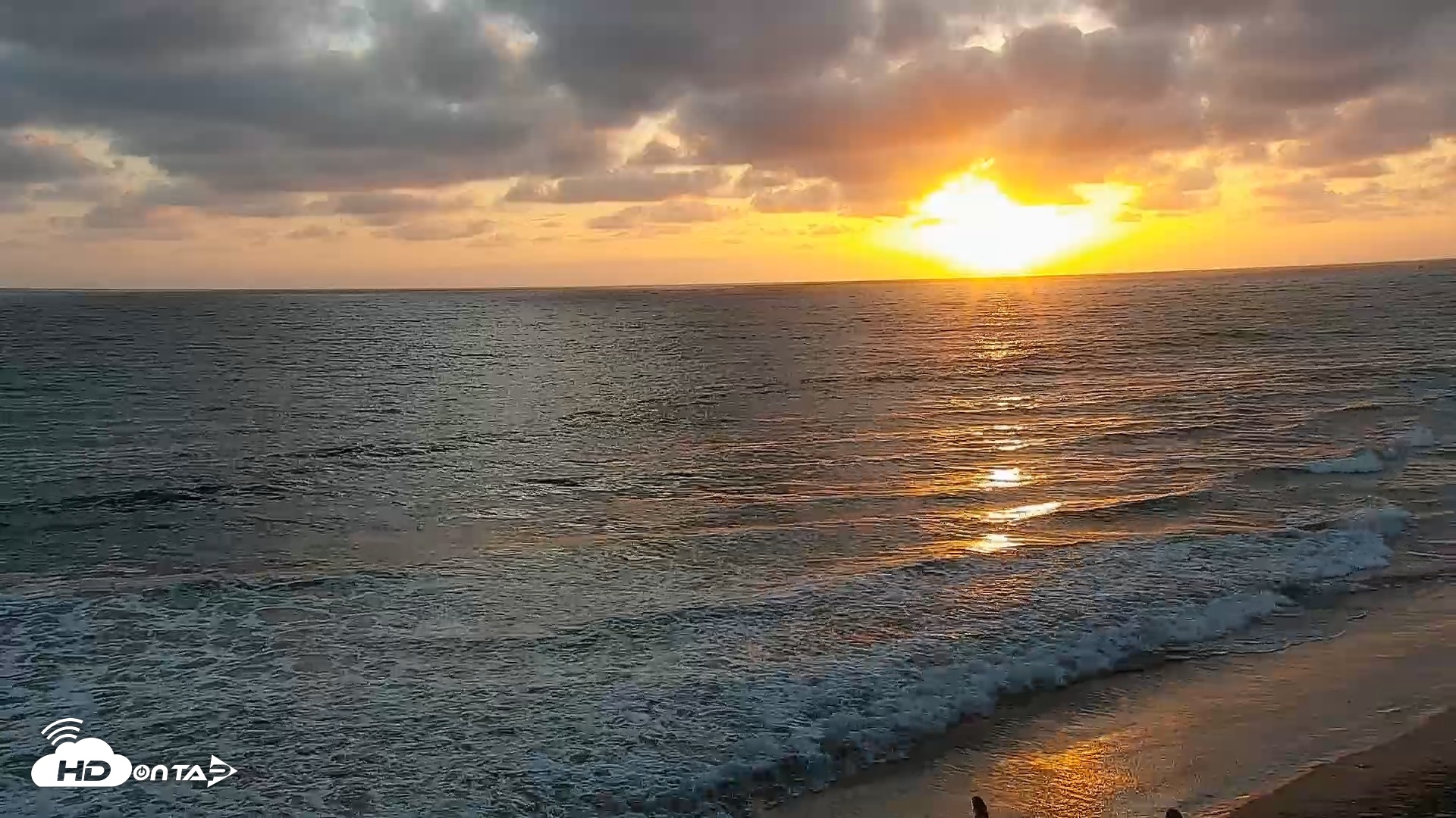 Snapshot of Carlsbad Beach Surf Live Webcam taken Apr 29, 2026, 7:23pm PDT