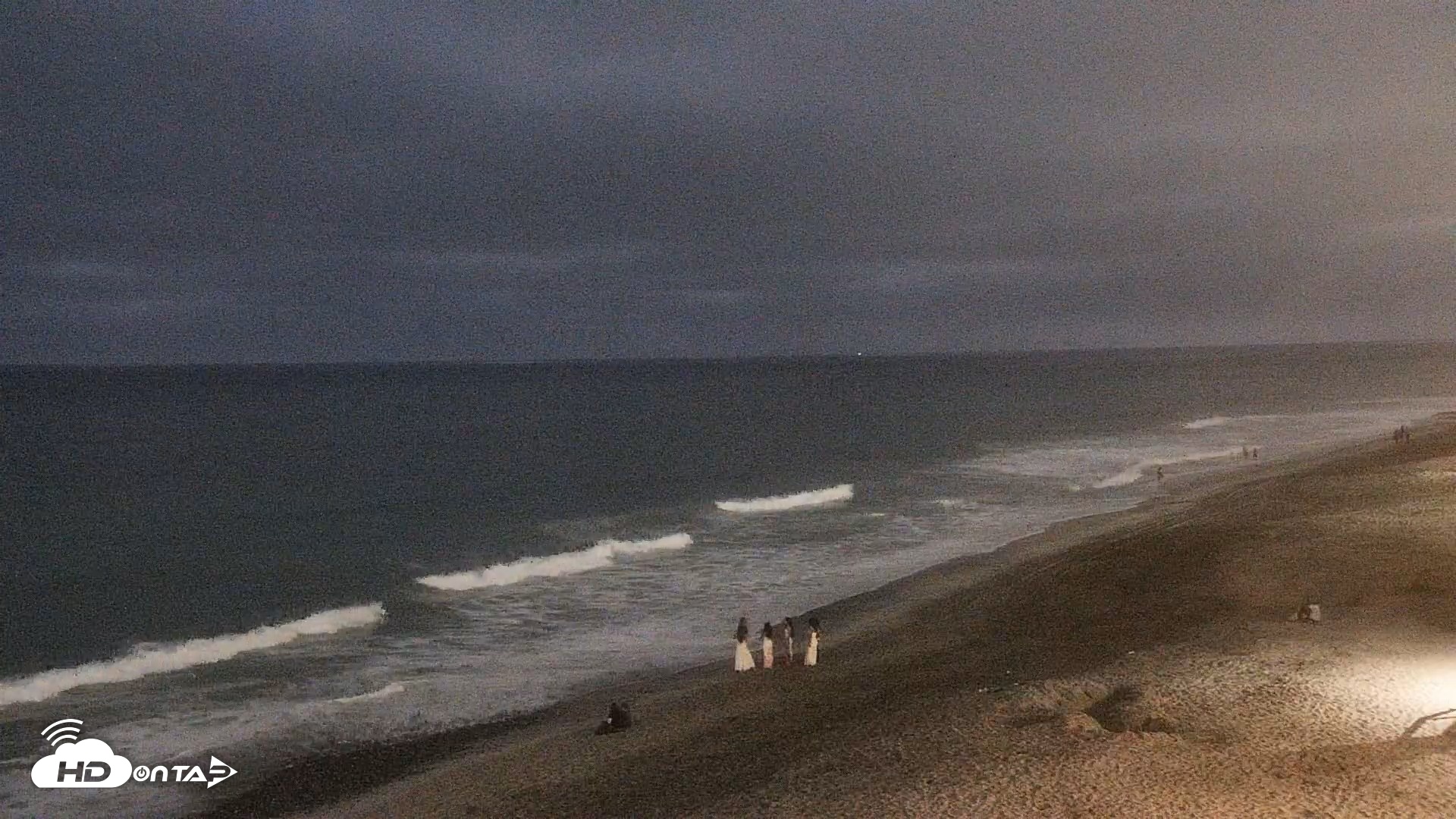 Snapshot of Carlsbad Beach Surf Live Webcam taken Aug 2, 2026, 8:30pm PDT