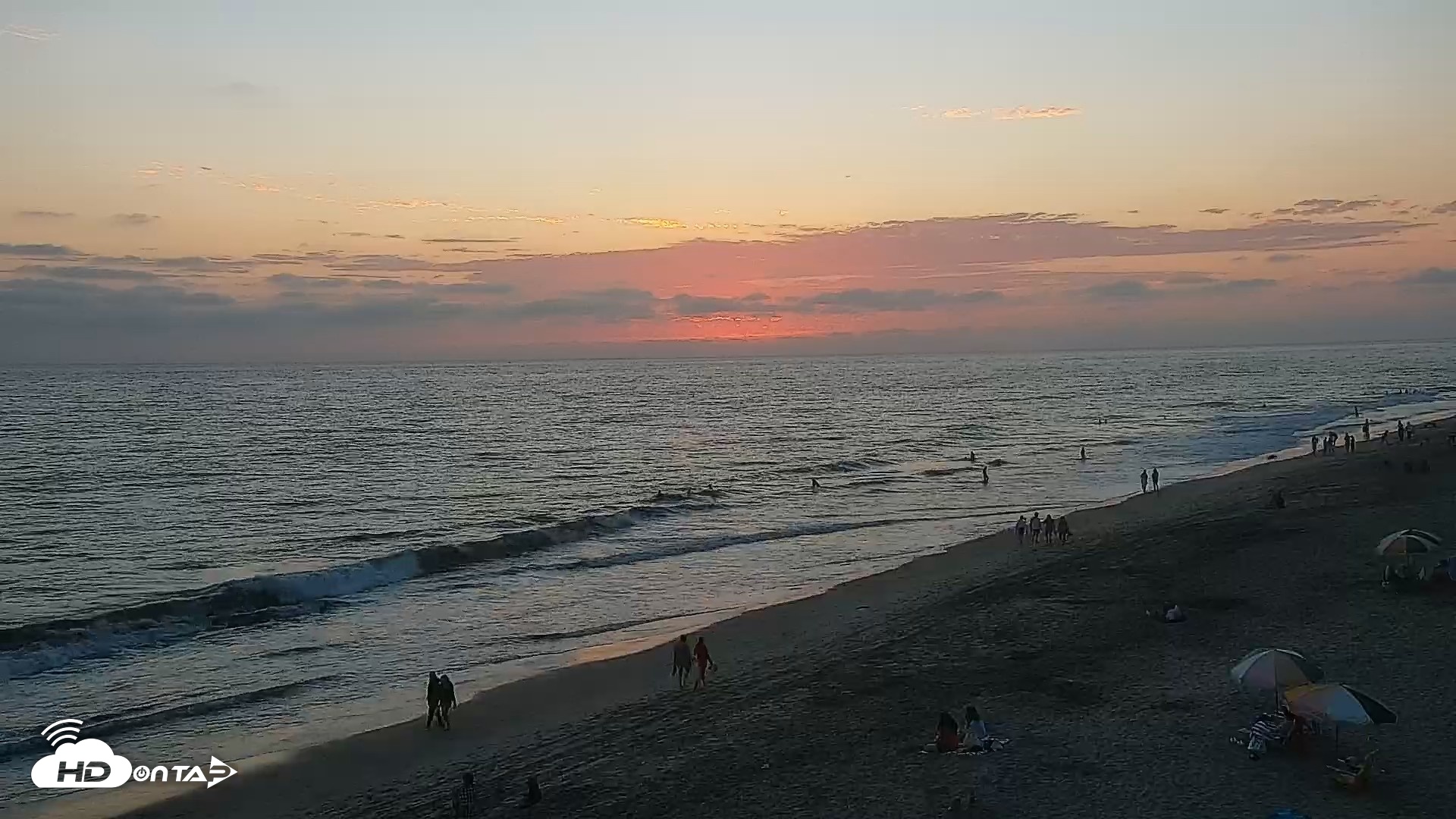 Snapshot of Carlsbad Beach Surf Live Webcam taken Aug 5, 2026, 7:46pm PDT