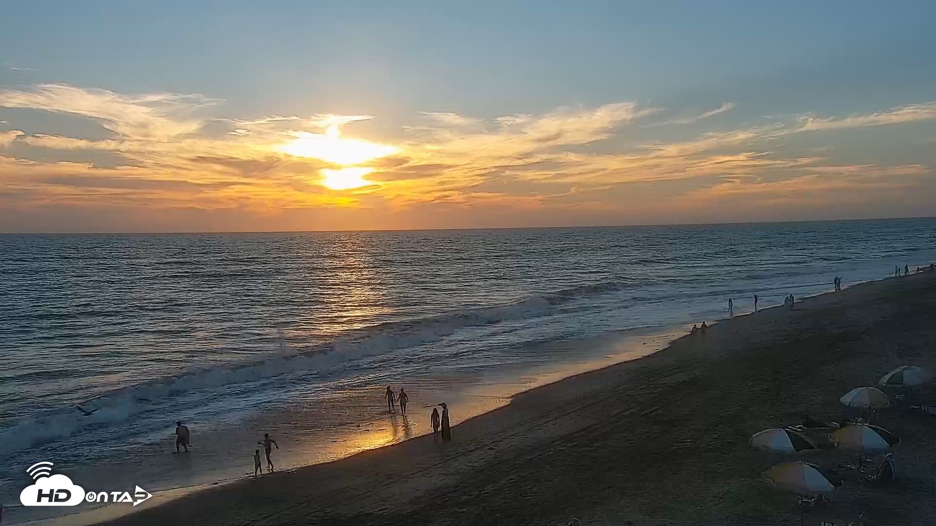 Snapshot of Carlsbad Beach Surf Live Webcam taken Aug 17, 2026, 7:13pm PDT