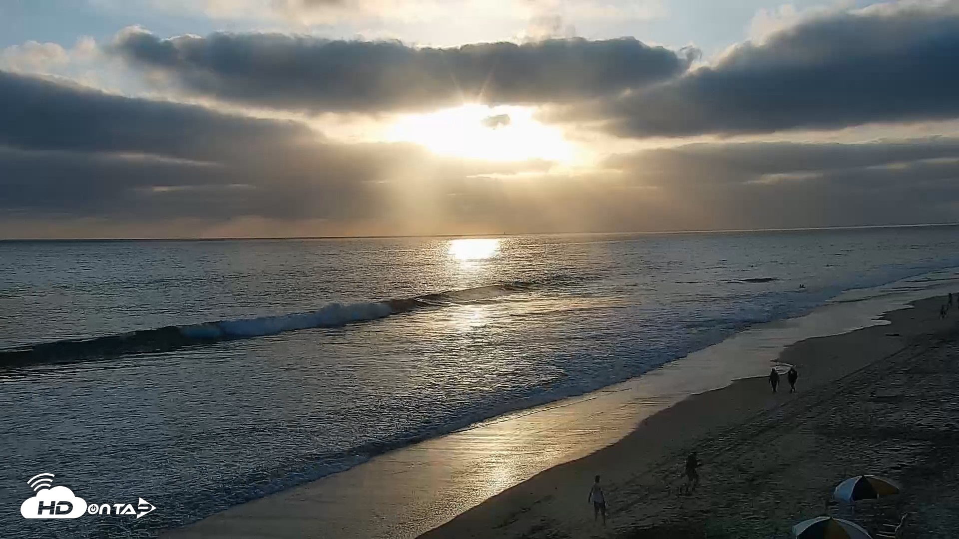 Snapshot of Carlsbad Beach Surf Live Webcam taken May 22, 2026, 7:11pm PDT