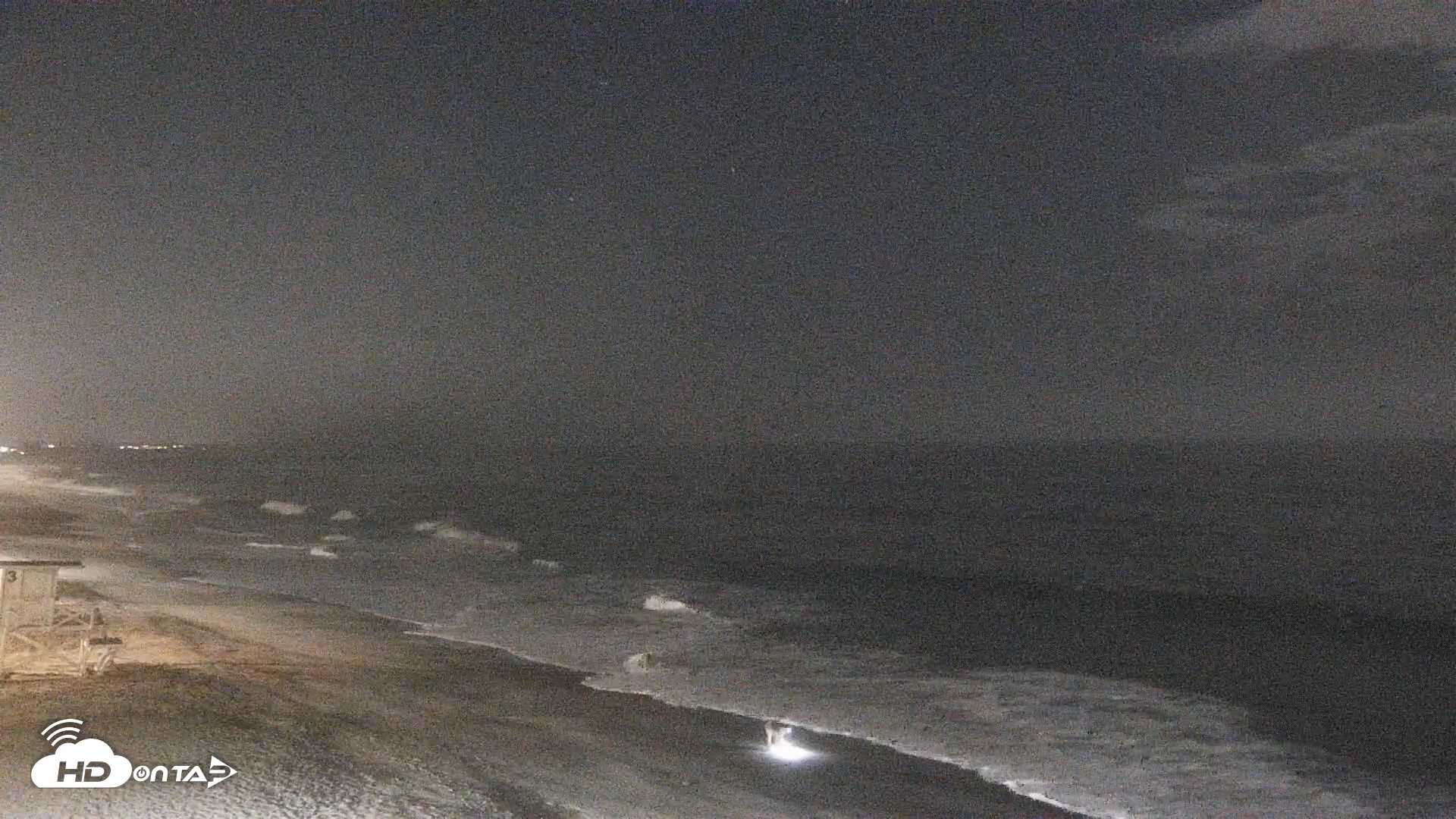 Snapshot of Carlsbad Beach Surf Live Webcam taken Aug 24, 2026, 12:15am PDT