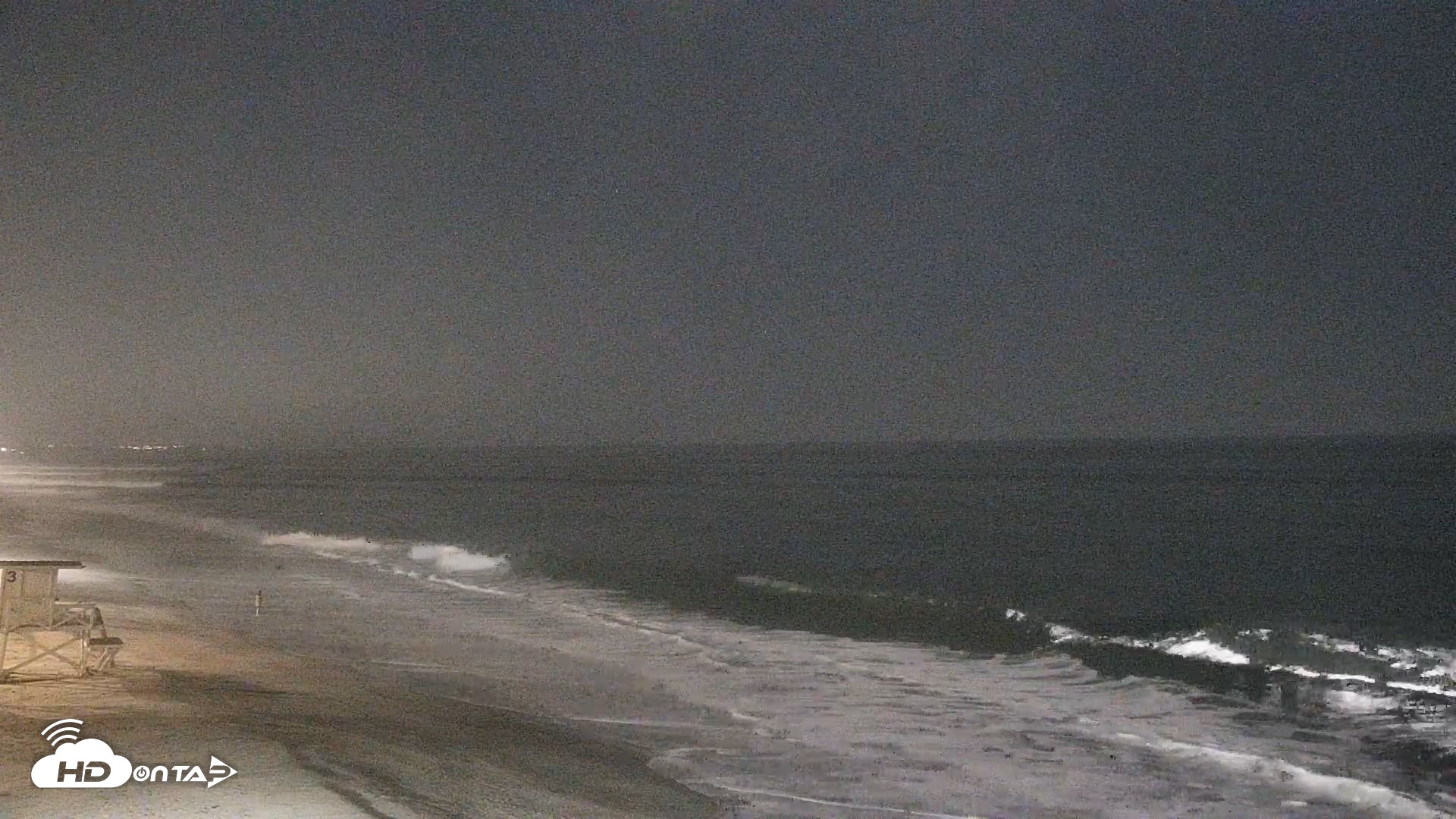 Snapshot of Carlsbad Beach Surf Live Webcam taken Aug 25, 2026, 11:42pm PDT