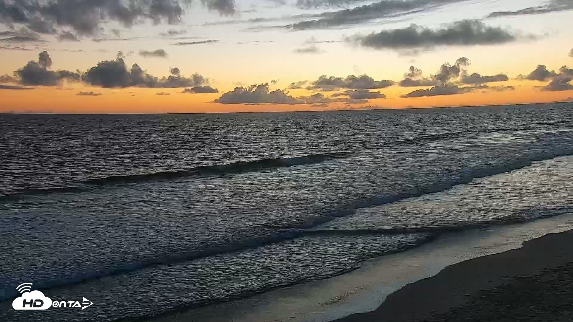 Snapshot of Carlsbad Beach Surf Live Webcam taken Apr 21, 2026, 7:39pm PDT