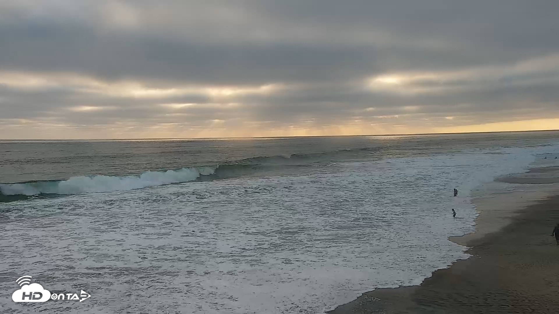 Snapshot of Carlsbad Beach Surf Live Webcam taken Jun 10, 2026, 7:14pm PDT