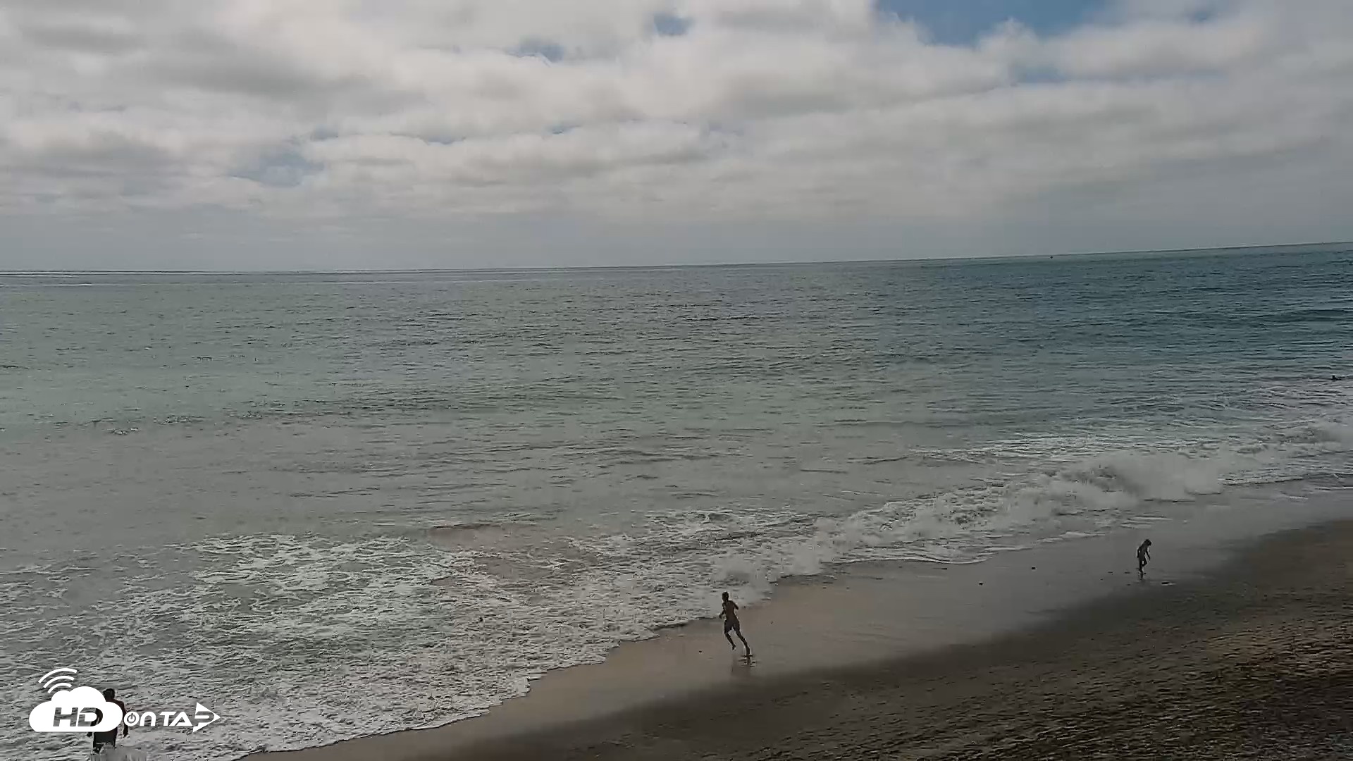 Snapshot of Carlsbad Beach Surf Live Webcam taken Aug 16, 2026, 3:21pm PDT