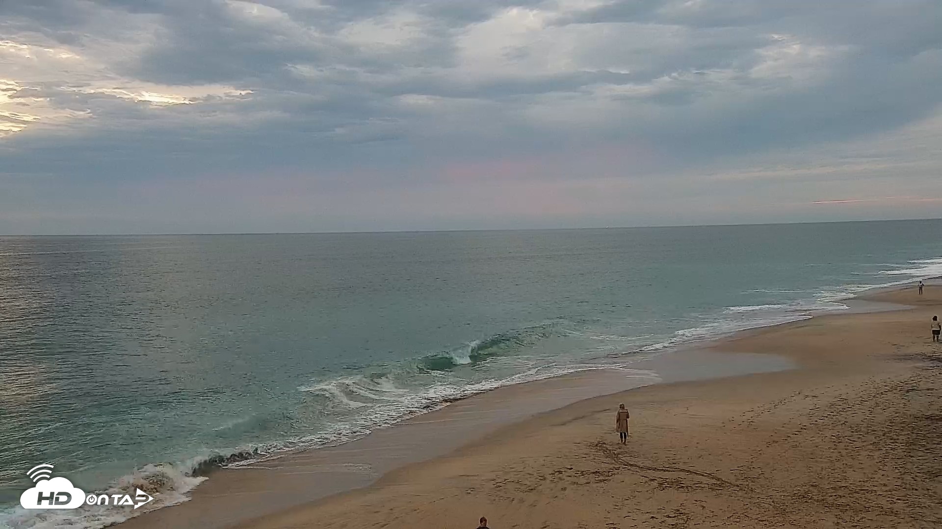 Snapshot of Carlsbad Beach Surf Live Webcam taken Jul 11, 2026, 8:10pm PDT
