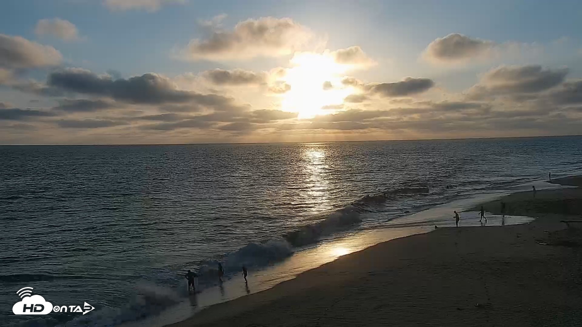 Snapshot of Carlsbad Beach Surf Live Webcam taken Jul 13, 2026, 7:32pm PDT