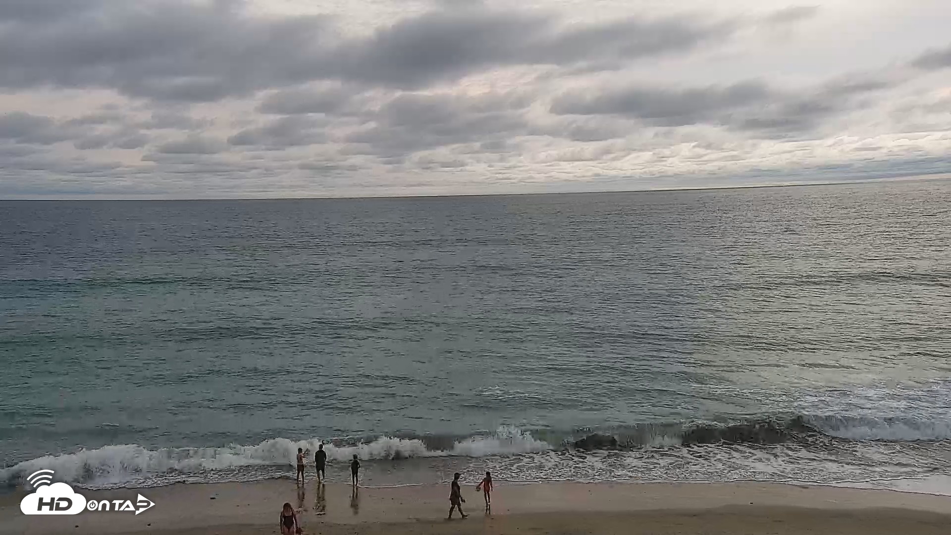 Snapshot of Carlsbad Beach Surf Live Webcam taken Aug 13, 2026, 5:45pm PDT