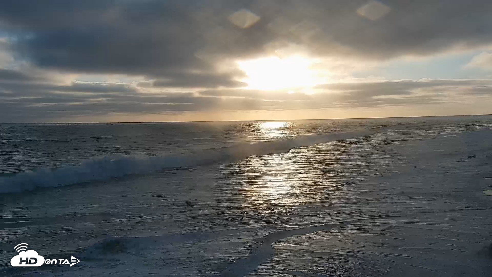 Snapshot of Carlsbad Beach Surf Live Webcam taken Jun 13, 2026, 7:22pm PDT