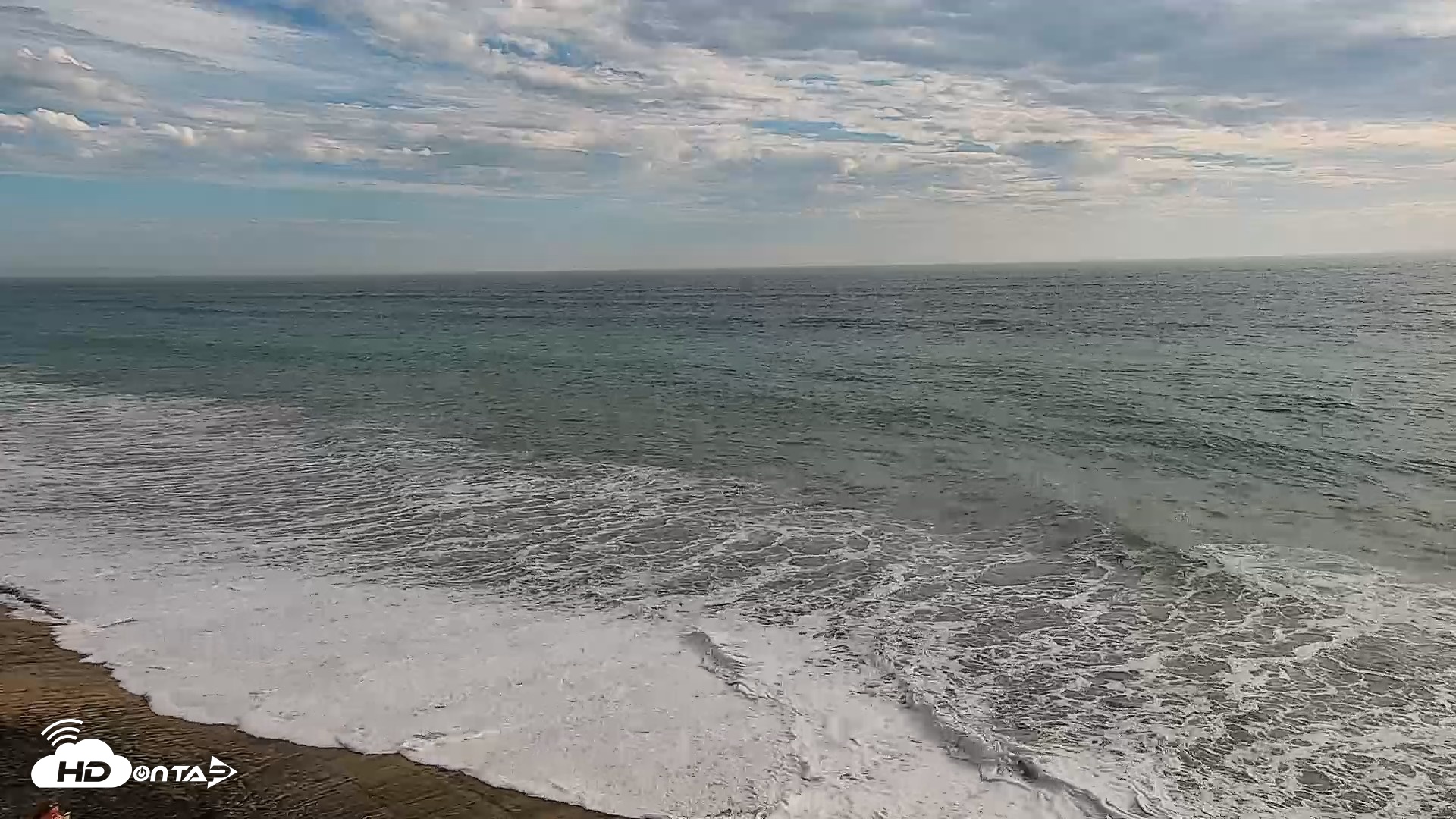 Snapshot of Carlsbad Beach Surf Live Webcam taken Sep 7, 2026, 5:12pm PDT