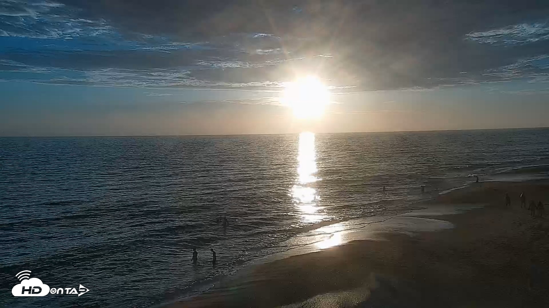 Snapshot of Carlsbad Beach Surf Live Webcam taken Jul 12, 2026, 7:37pm PDT