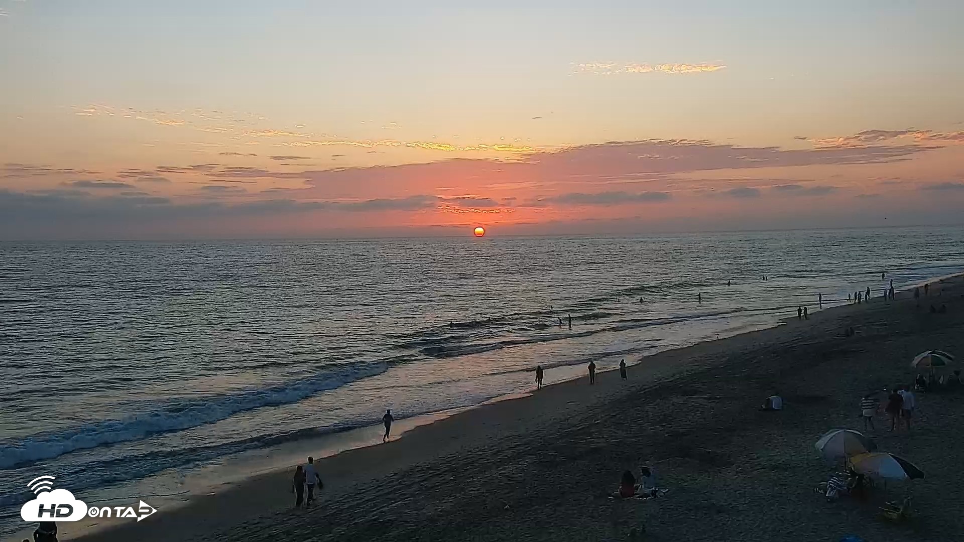 Snapshot of Carlsbad Beach Surf Live Webcam taken Aug 5, 2026, 7:44pm PDT