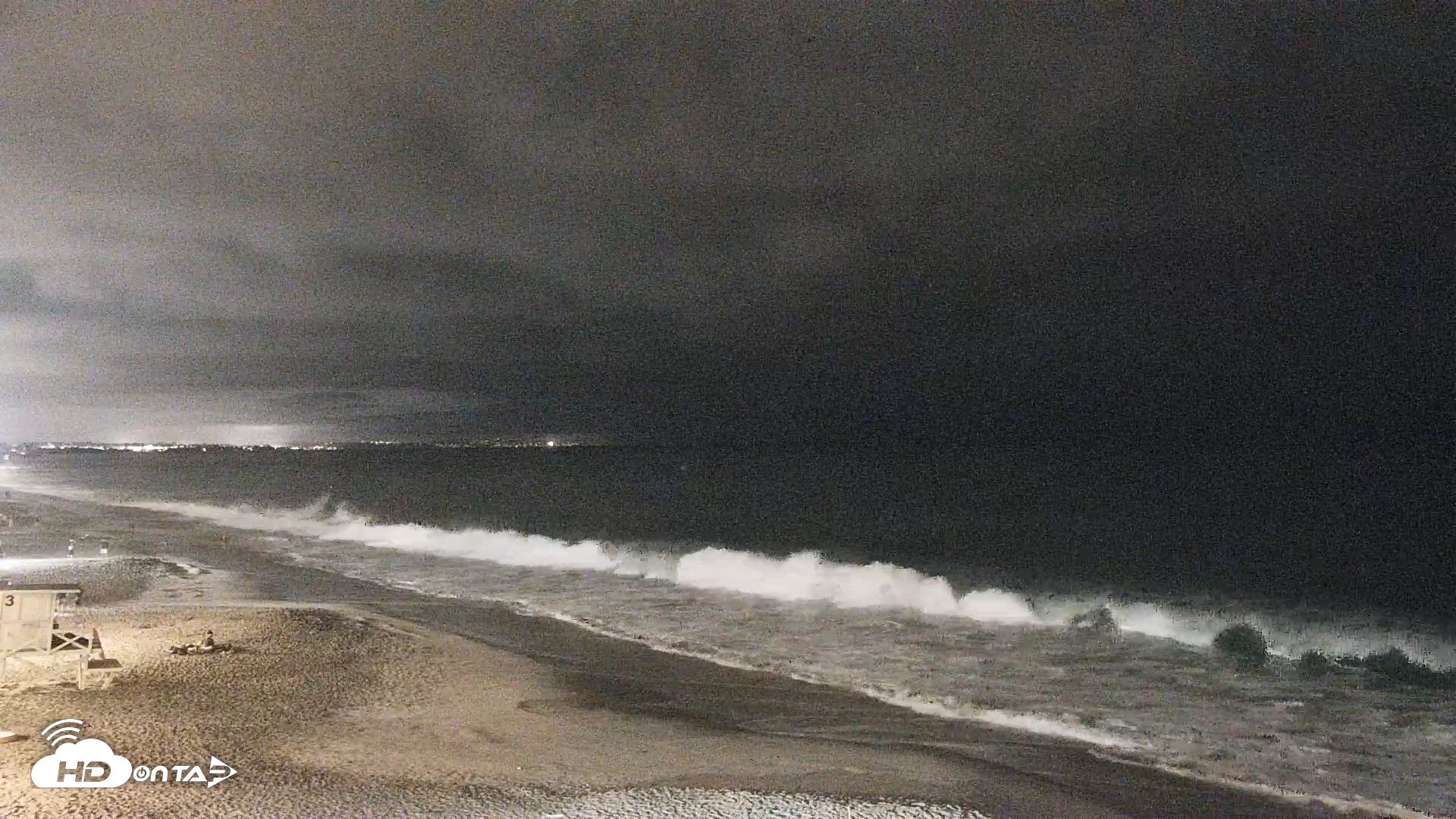 Snapshot of Carlsbad Beach Surf Live Webcam taken Jul 4, 2026, 9:52pm PDT